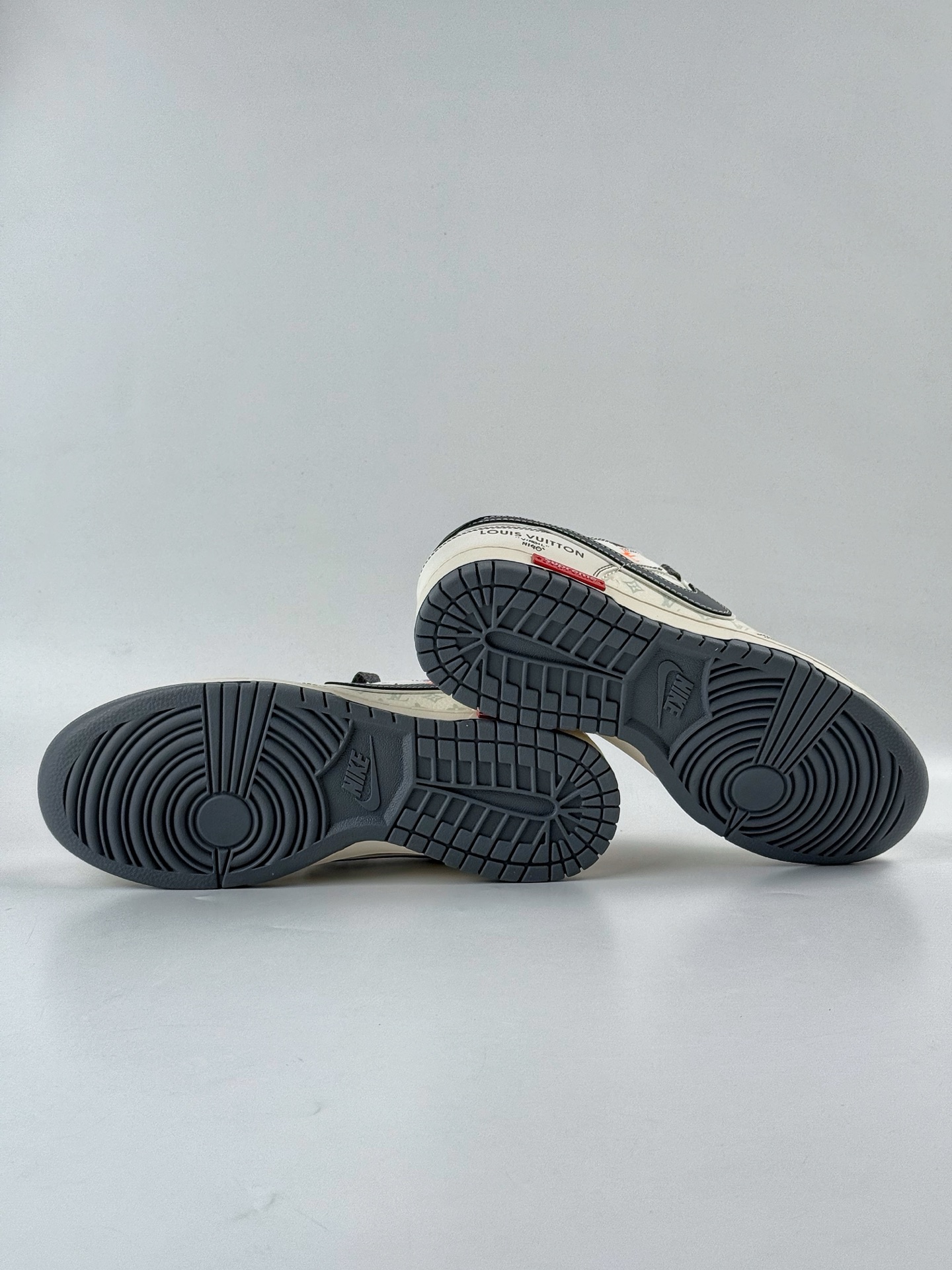 280 Nike SB Dunk Low x Louis Vuitton 白灰小勾满天星 YX5066-363