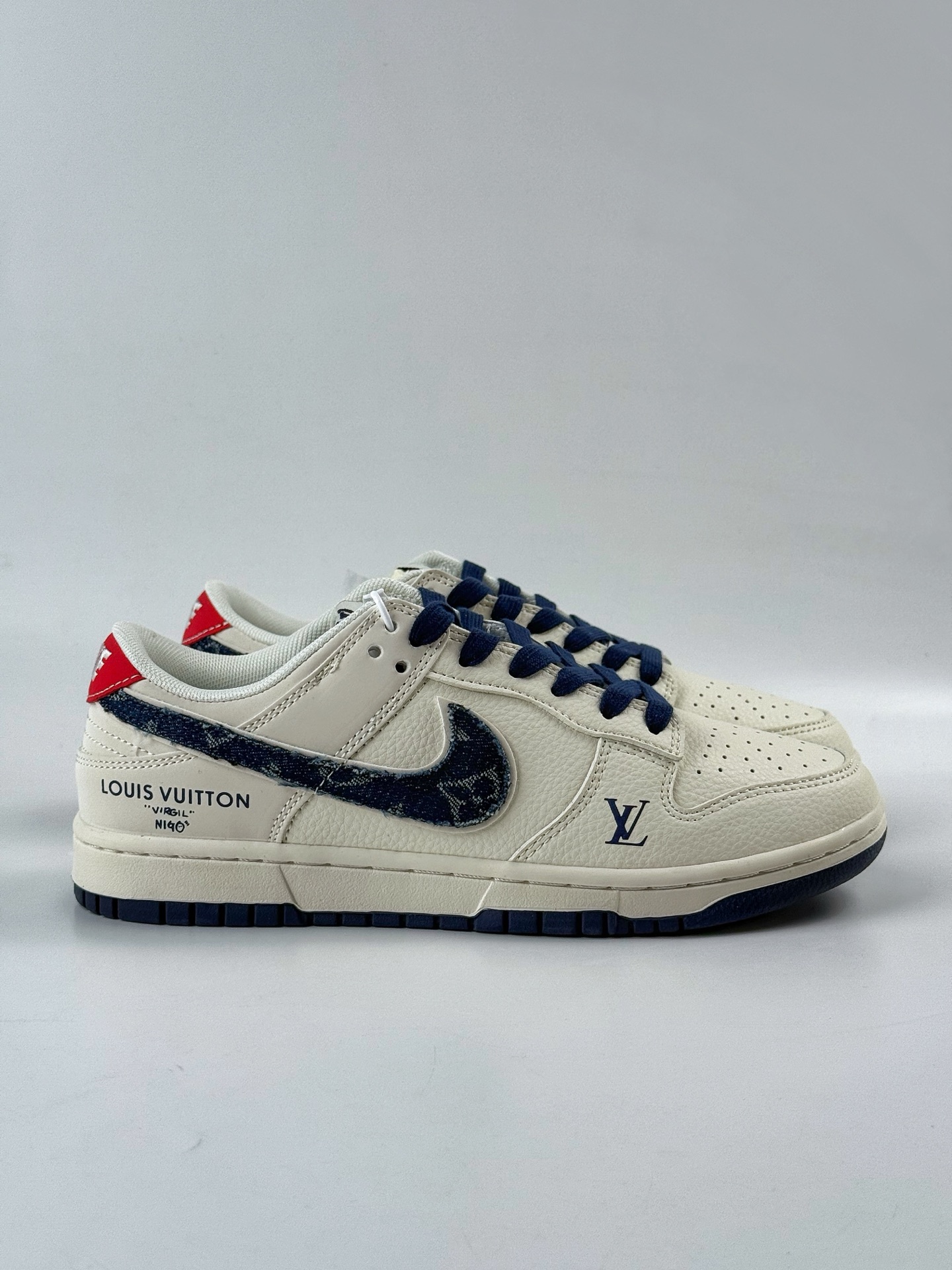 280 Nike SB Dunk Low x Louis Vuitton 白蓝 JP1628-037