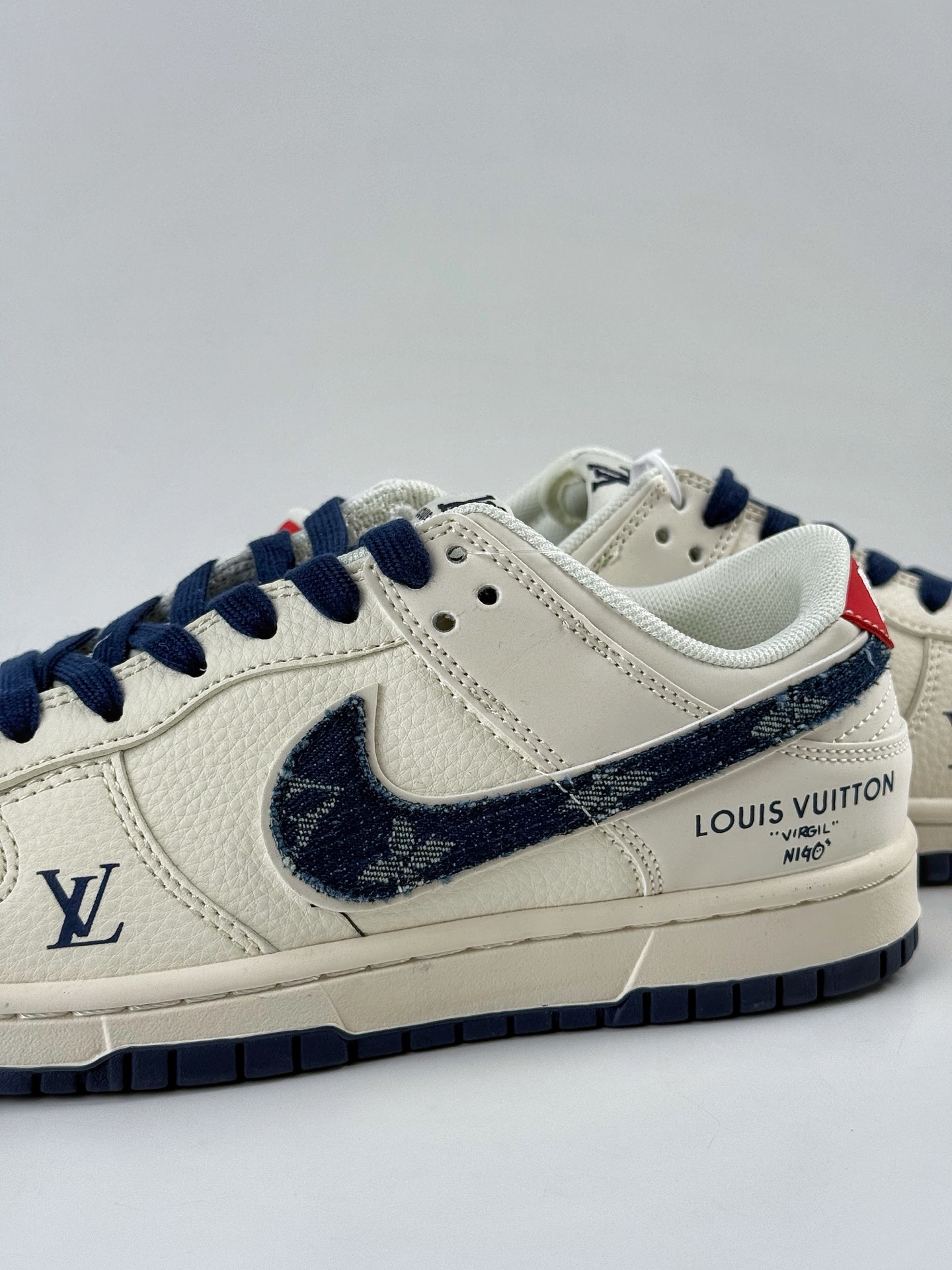 280 Nike SB Dunk Low x Louis Vuitton 白蓝 JP1628-037