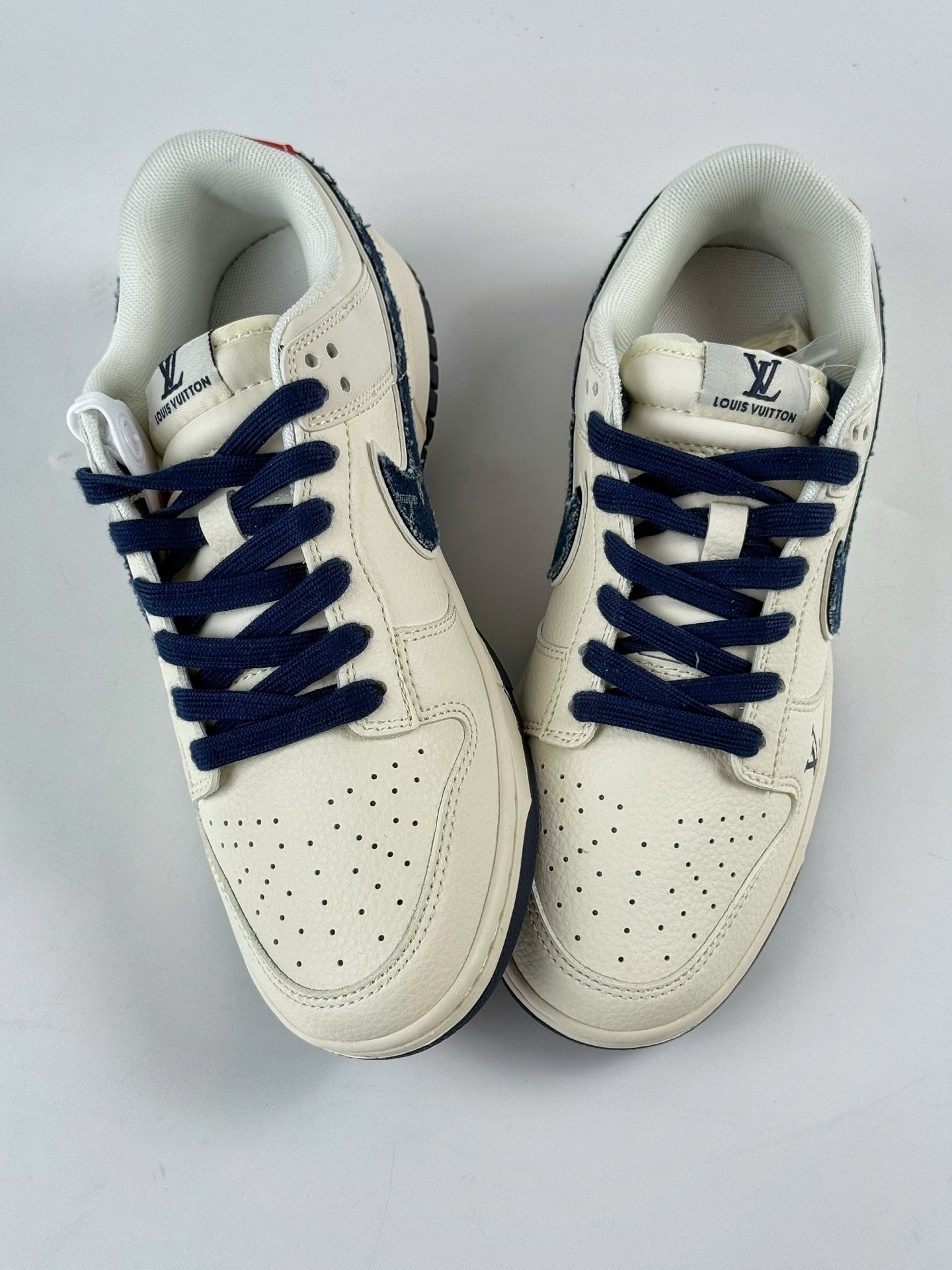 280 Nike SB Dunk Low x Louis Vuitton 白蓝 JP1628-037