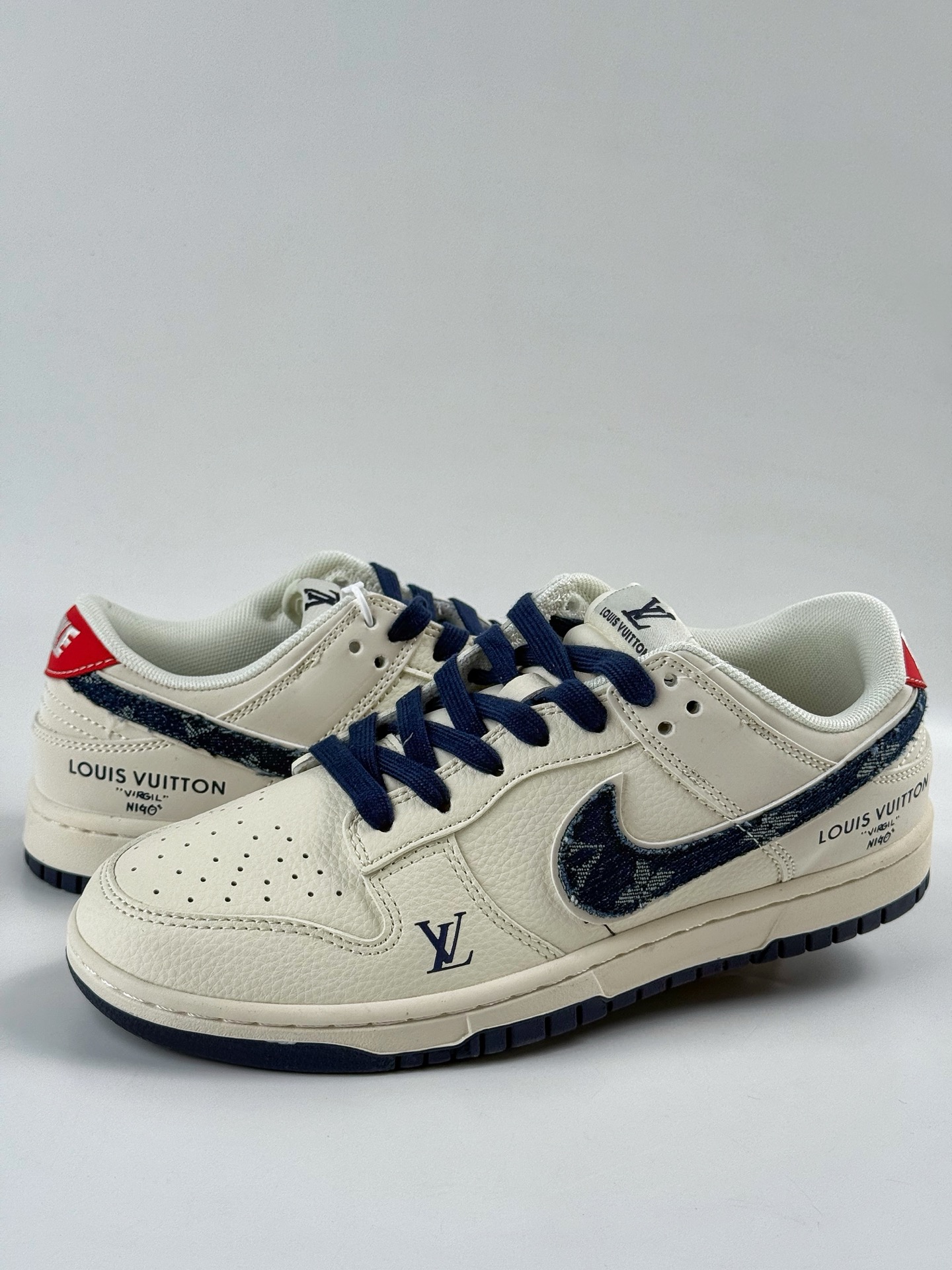 280 Nike SB Dunk Low x Louis Vuitton 白蓝 JP1628-037