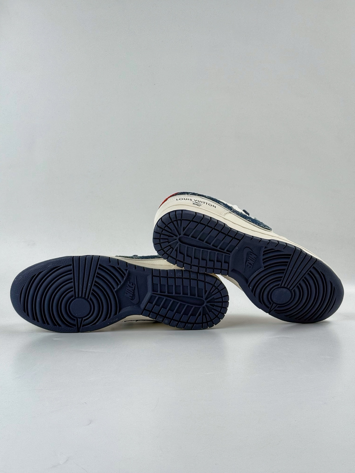 280 Nike SB Dunk Low x Louis Vuitton 白蓝 JP1628-037