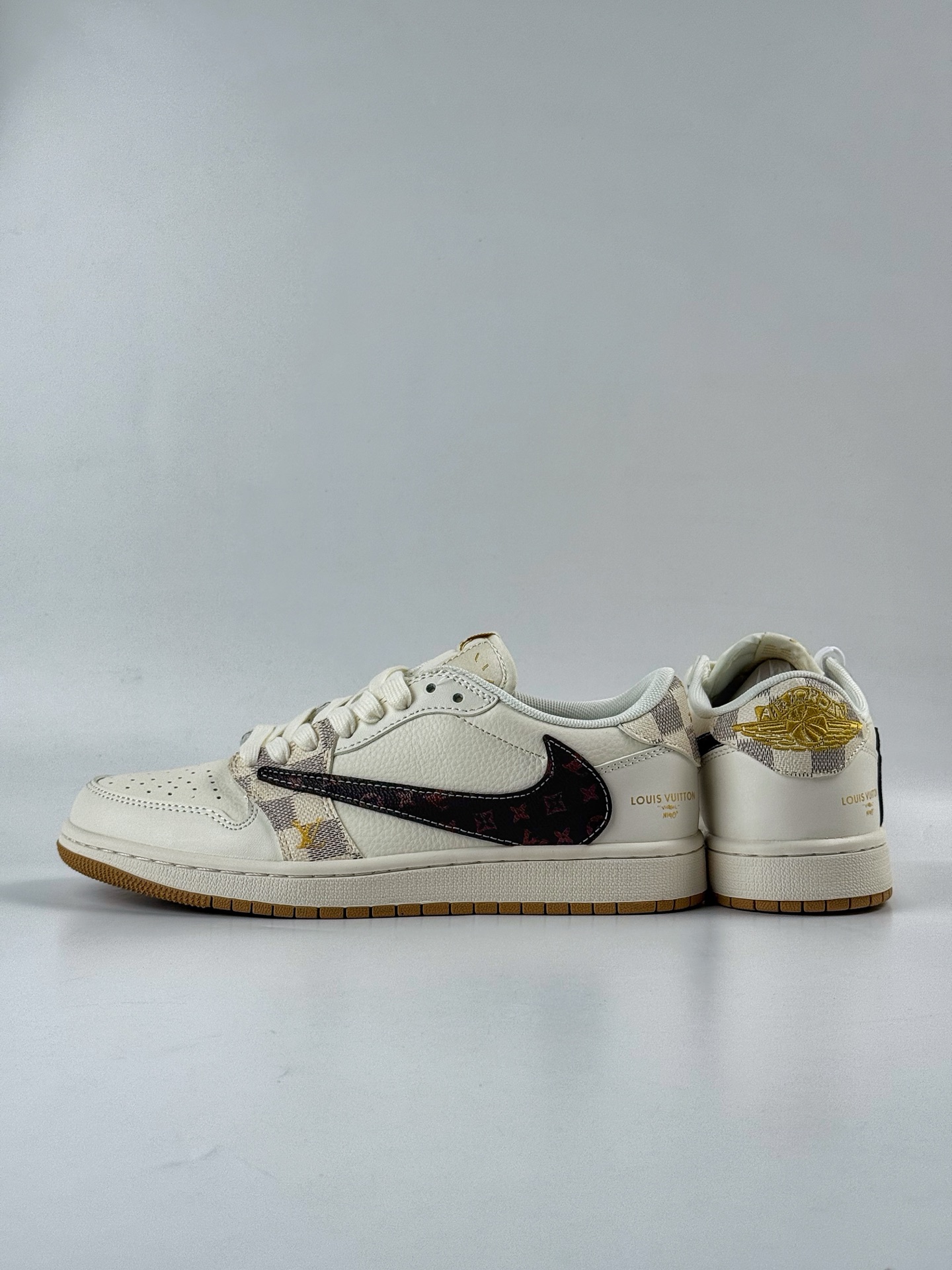 280 Travis Scott x Nike Air Jordan 1 Low x Louis Vuitton Air Jordan 1 Low 反转白黑倒钩 XS7089-617