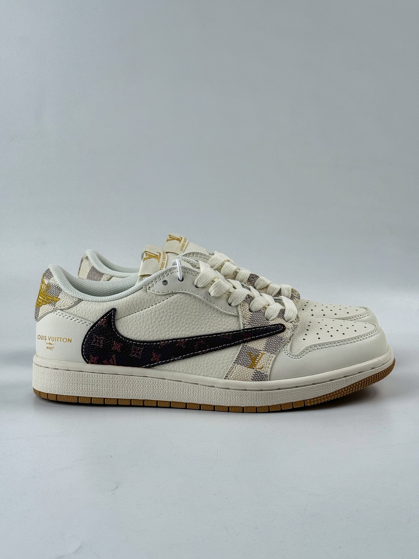 280 Travis Scott x Nike Air Jordan 1 Low x Louis Vuitton Air Jordan 1 Low 反转白黑倒钩 XS7089-617