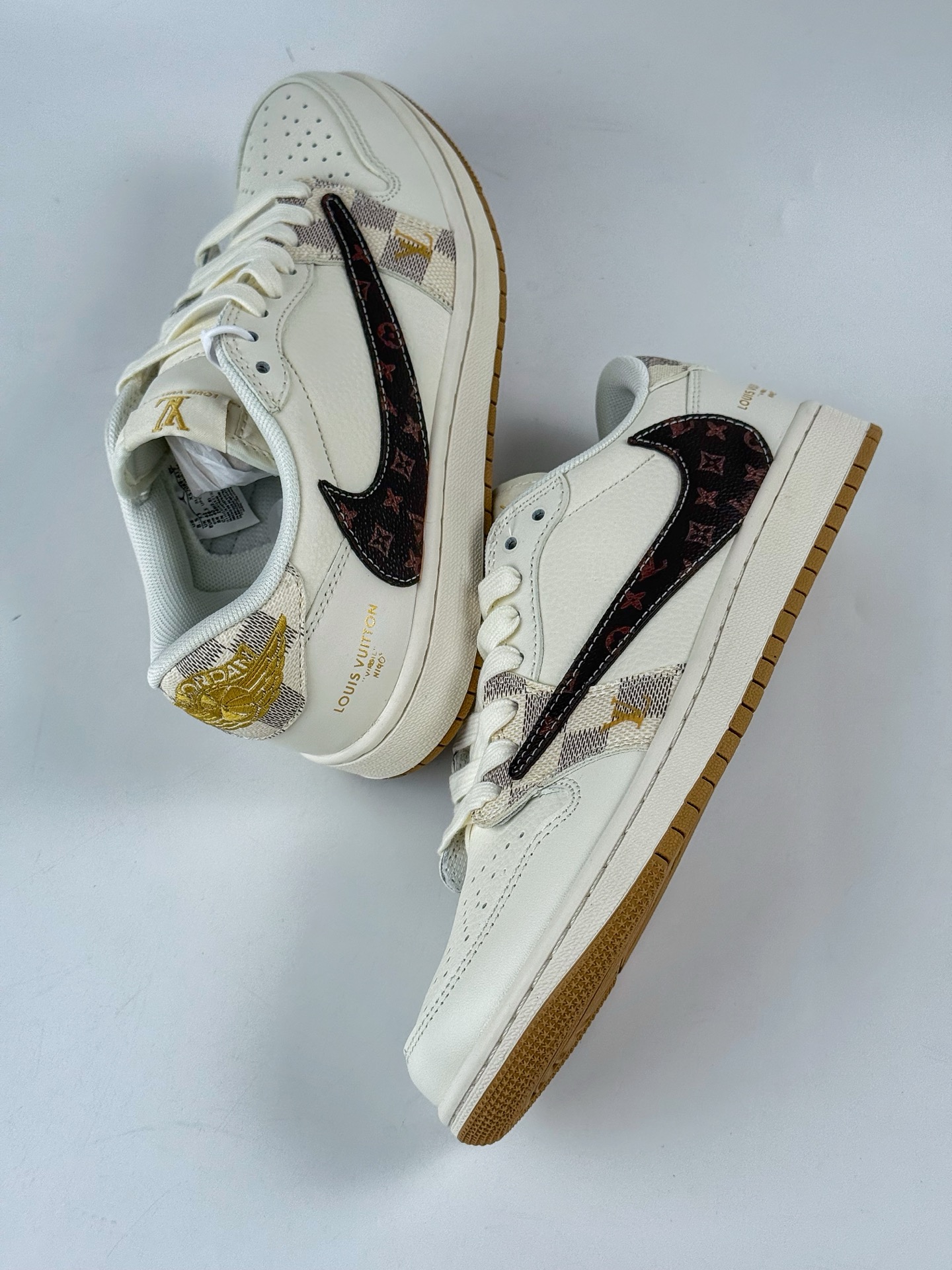 280 Travis Scott x Nike Air Jordan 1 Low x Louis Vuitton Air Jordan 1 Low 反转白黑倒钩 XS7089-617