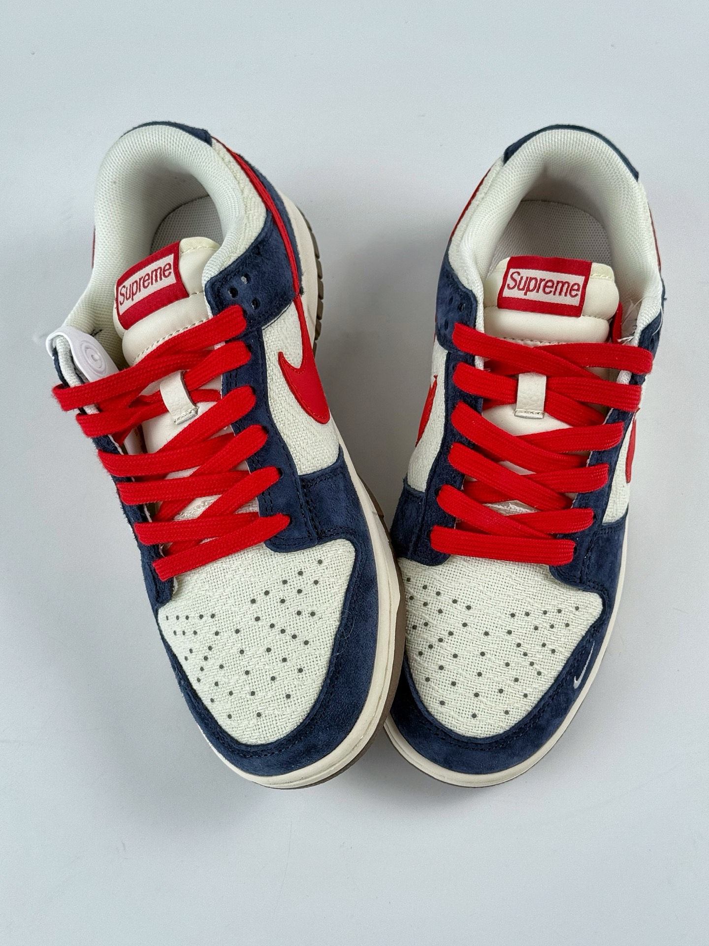 260 Nike SB Dunk Low x Supreme 蓝白红小勾 XD1588-220