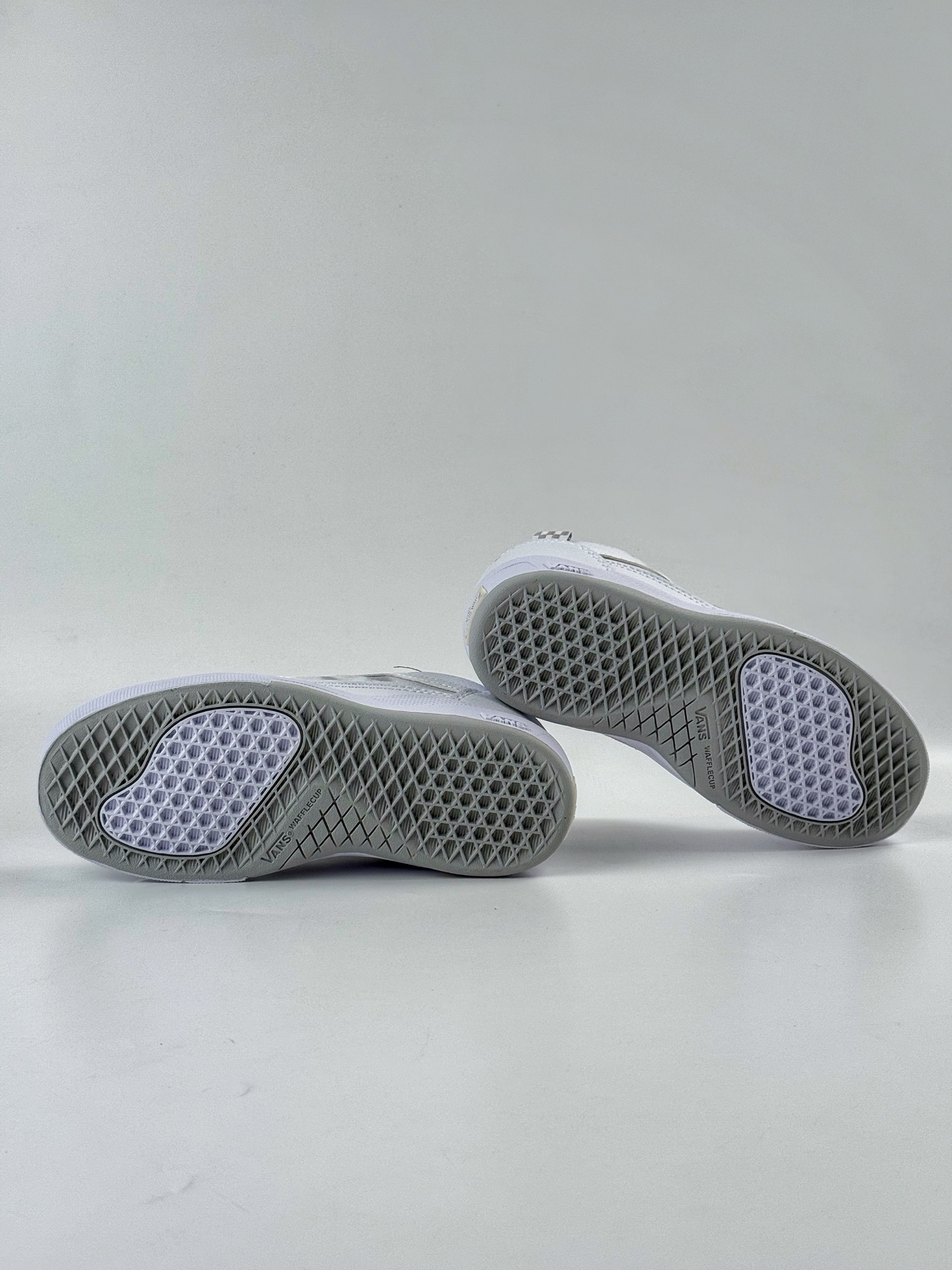 150 Vans Wayvee 耐磨低帮板鞋 韩国代购范斯专业缓震低帮滑板 VN0A5JIAWWWYK