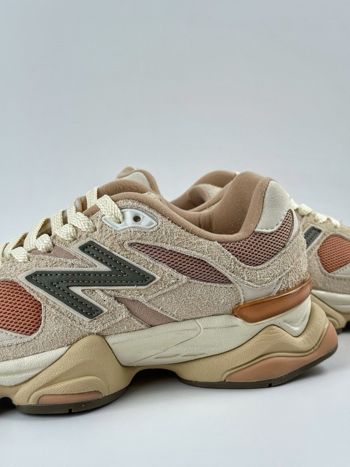 210 Joe Freshgoods x New Balance 版本 NB9060 联名款 复古休闲运动慢跑鞋 U9060CWF