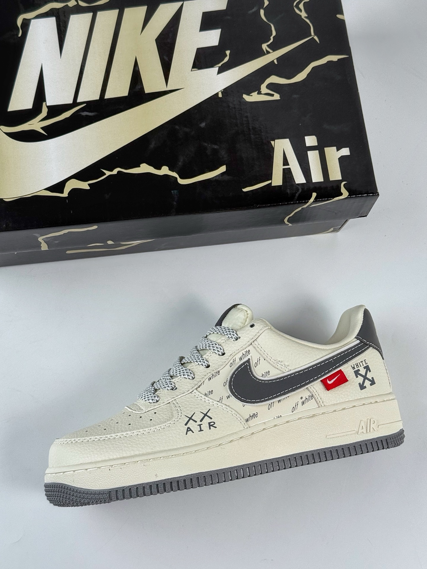 260 Nike Air Force 1 Low 07 x OFF-WHITE 白灰满天星 KJ1688-004
