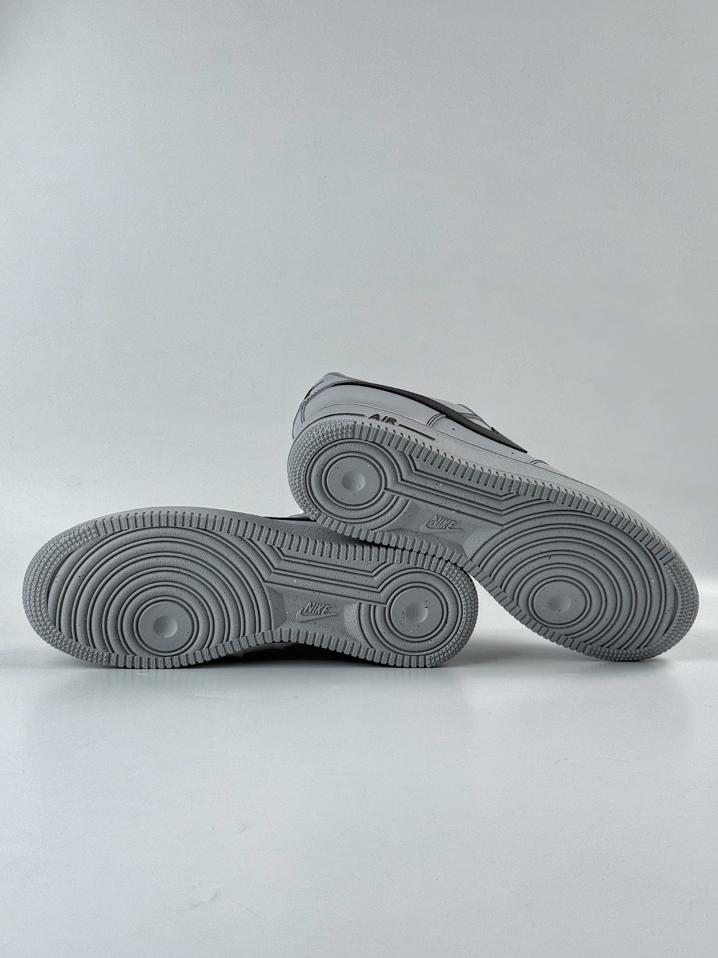 200 Nike Air Force 1 Low 07 灰黑 HQ2037-004