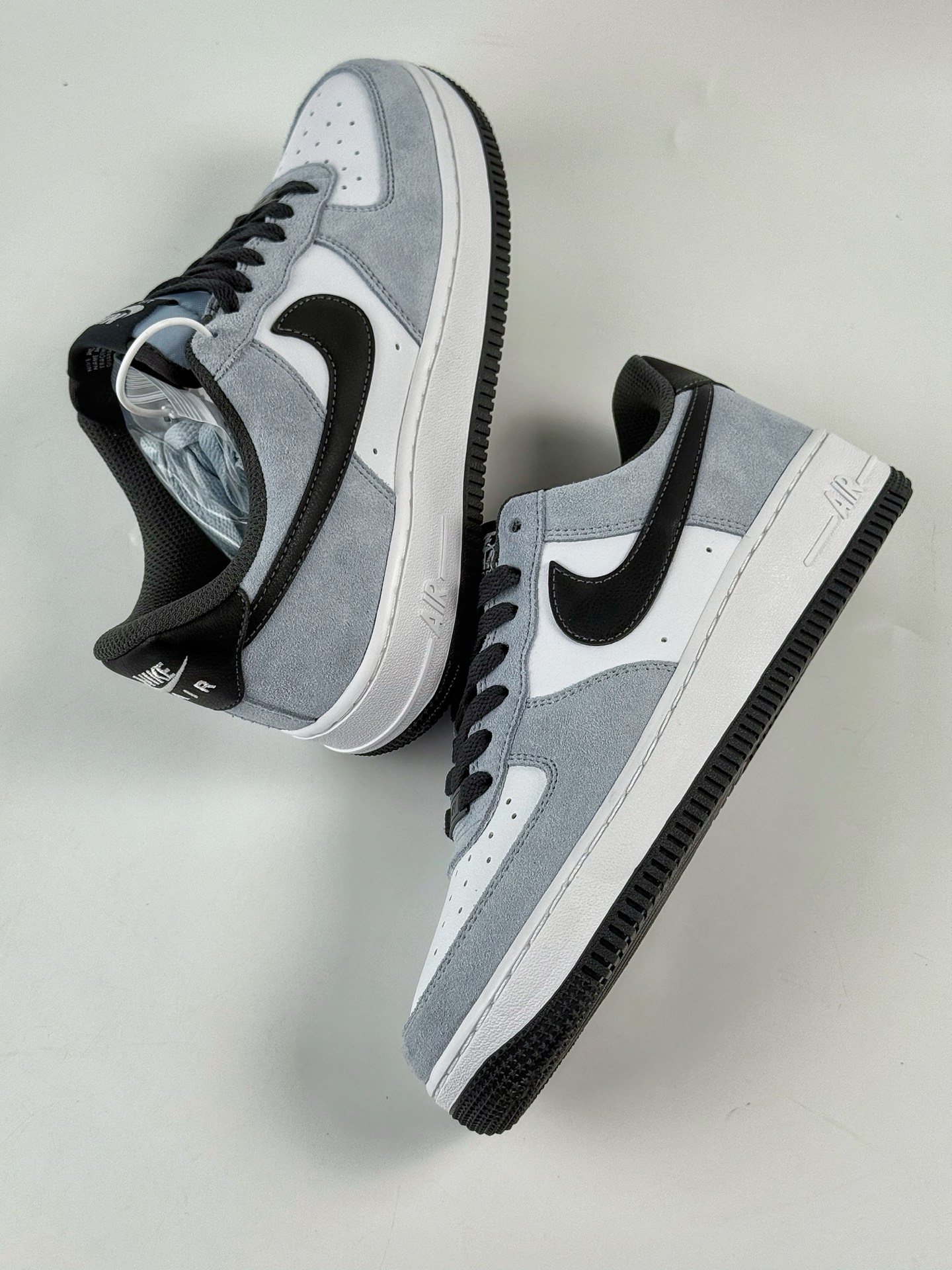 200 Nike Air Force 1 Low 07 灰白黑 IF6205-400