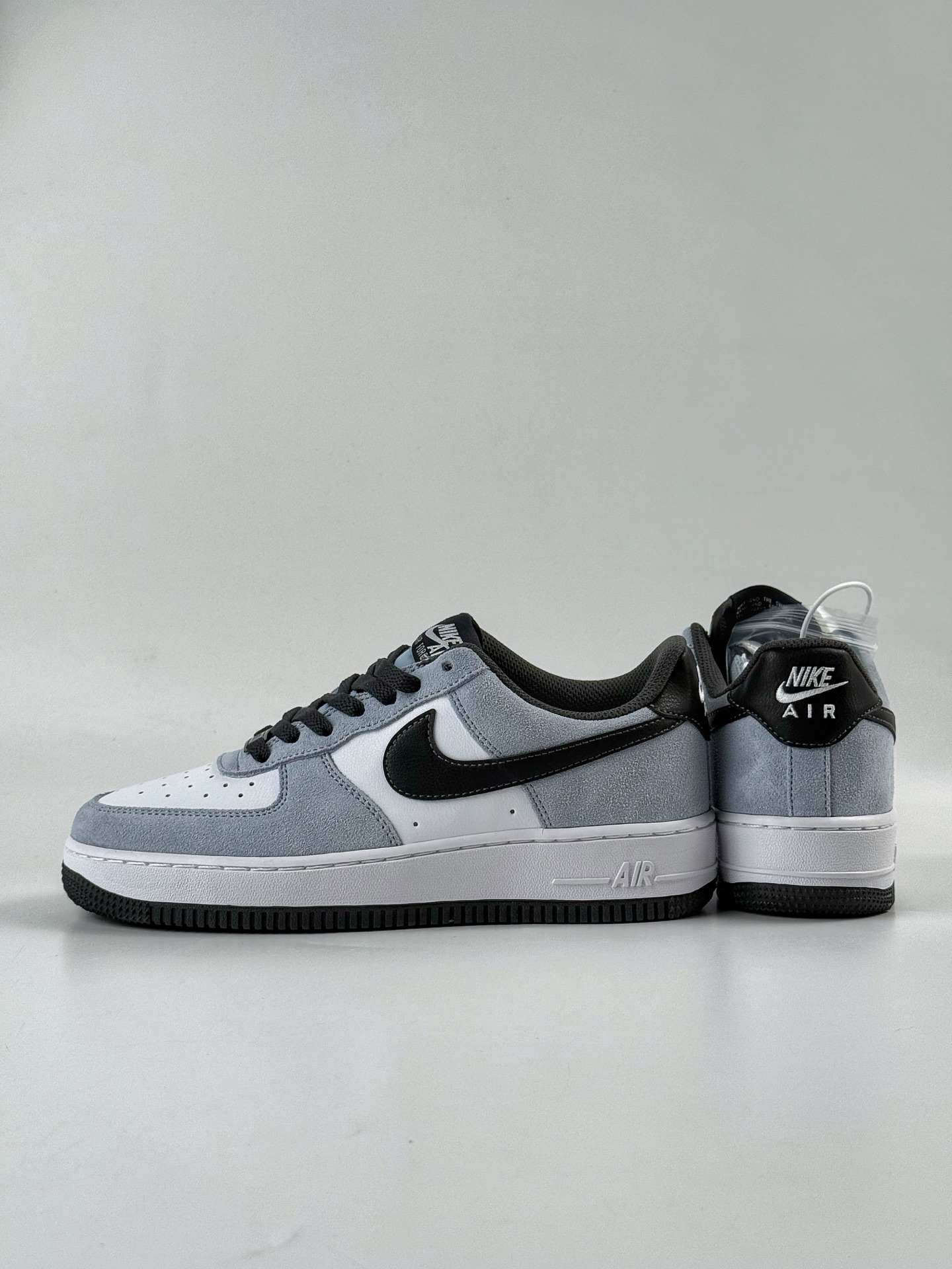 200 Nike Air Force 1 Low 07 灰白黑 IF6205-400