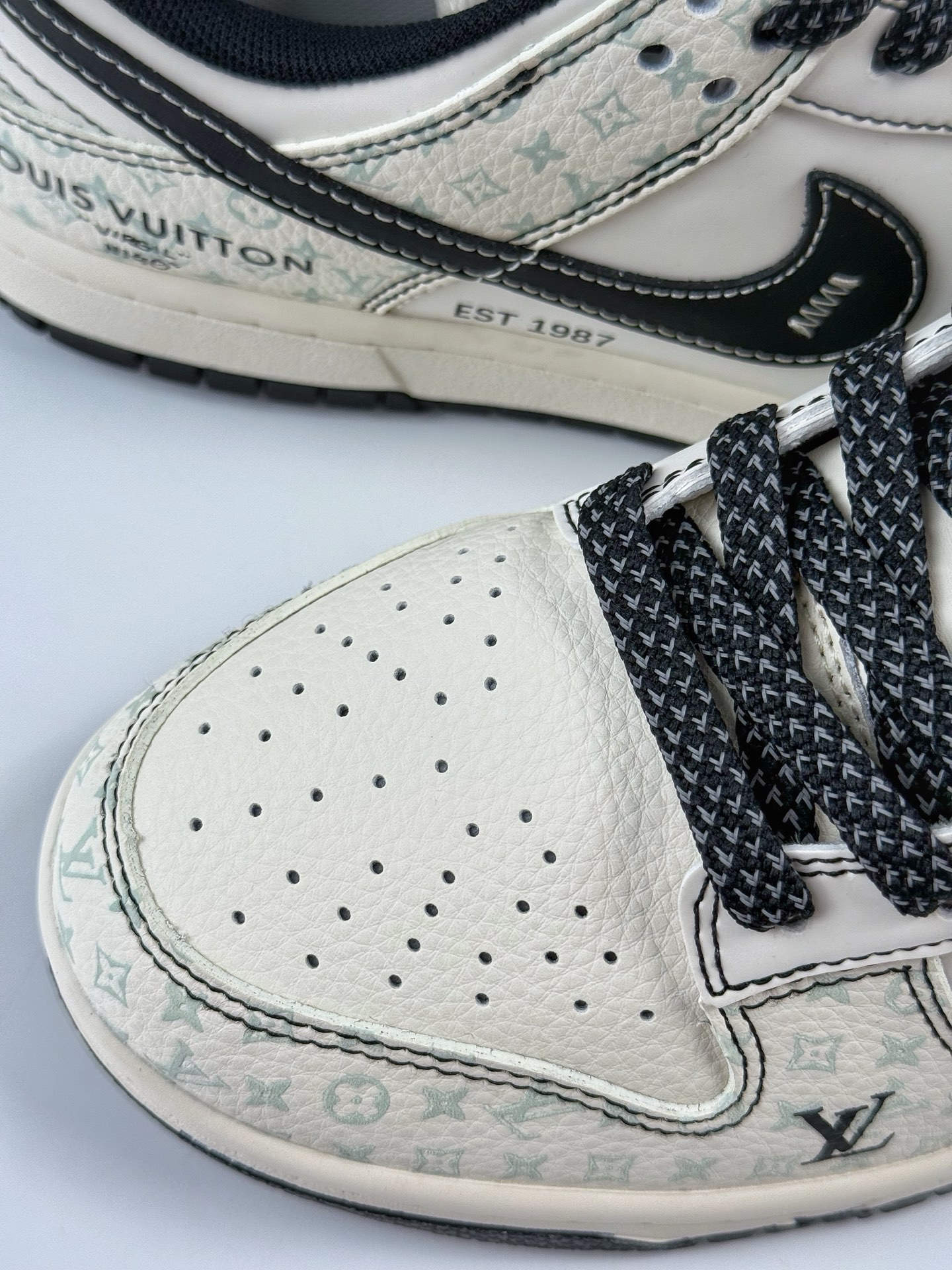280 Nike SB Dunk Low x Louis Vuitton 白黑满天星 YX5066-362