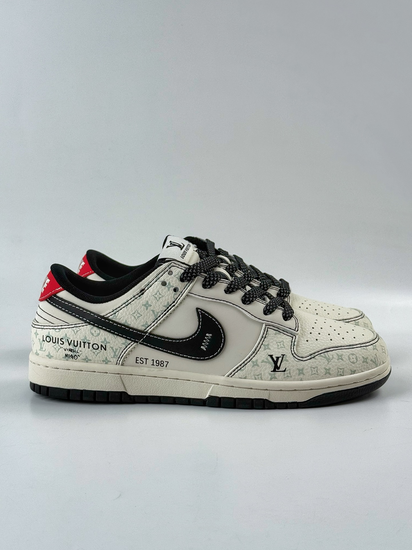 280 Nike SB Dunk Low x Louis Vuitton 白黑满天星 YX5066-362