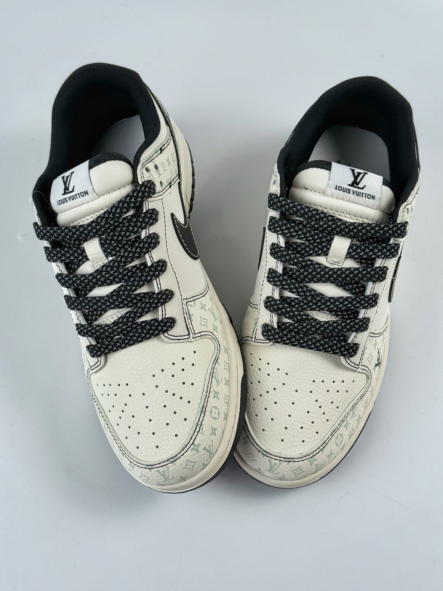 280 Nike SB Dunk Low x Louis Vuitton 白黑满天星 YX5066-362
