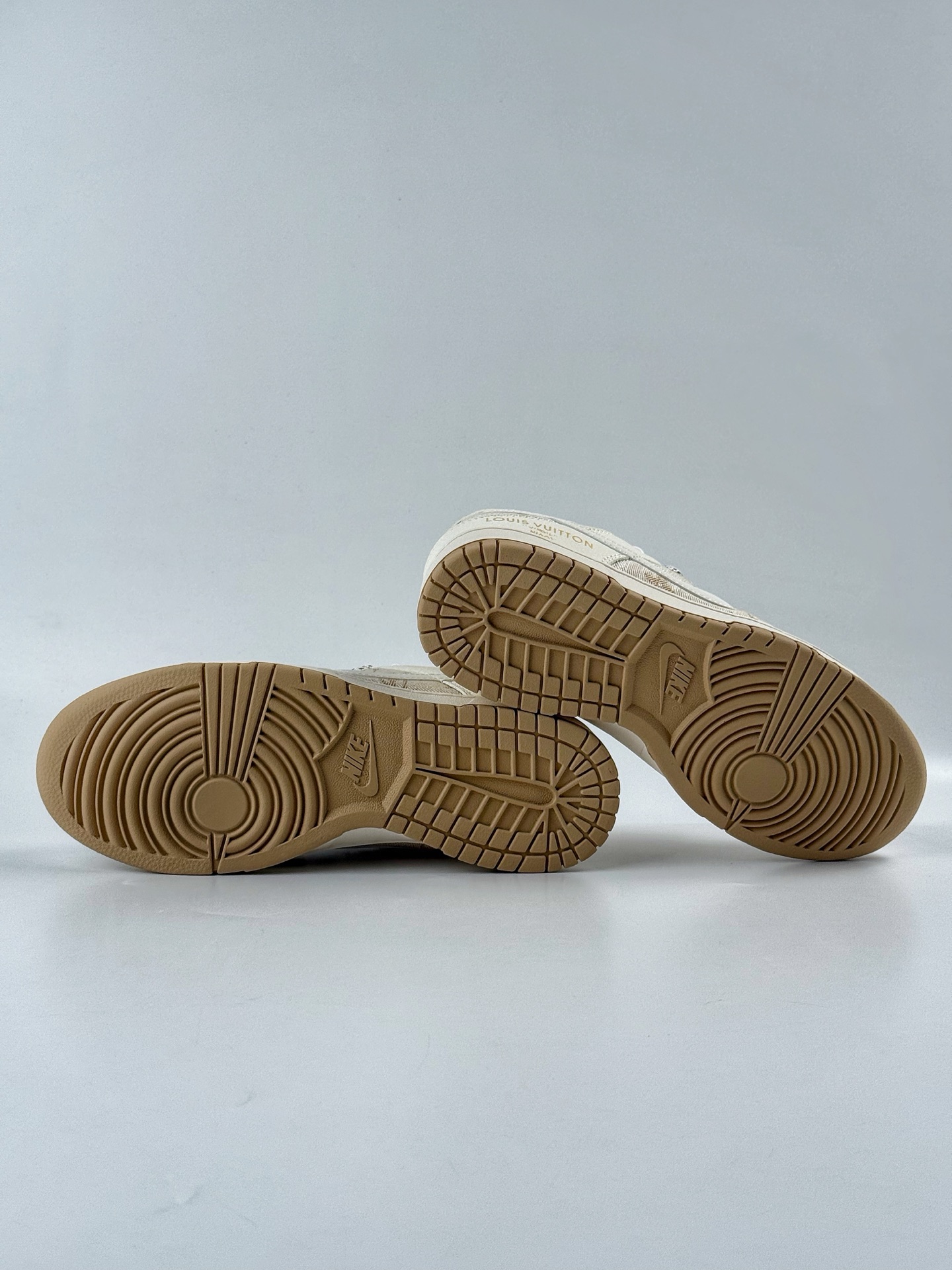 280 Nike SB Dunk Low x Louis Vuitton 白黄满天星 JP1628-007