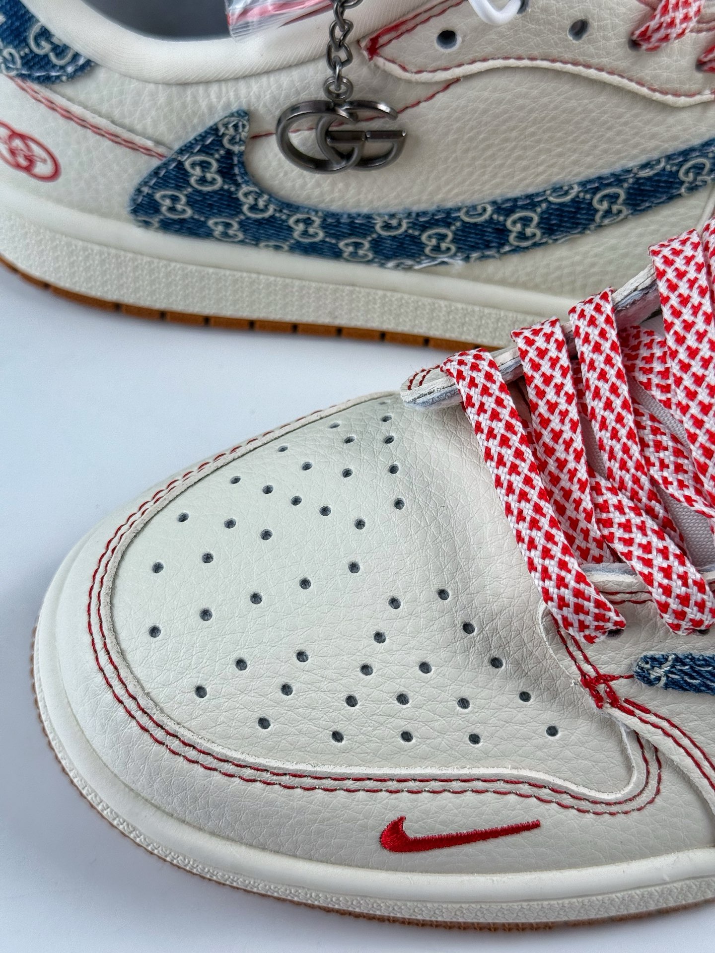 280 Travis Scott x Nike Air Jordan 1 Low x GUCCI Air Jordan 1 Low 反转白红牛仔小勾满天星倒钩 XQ1979-001