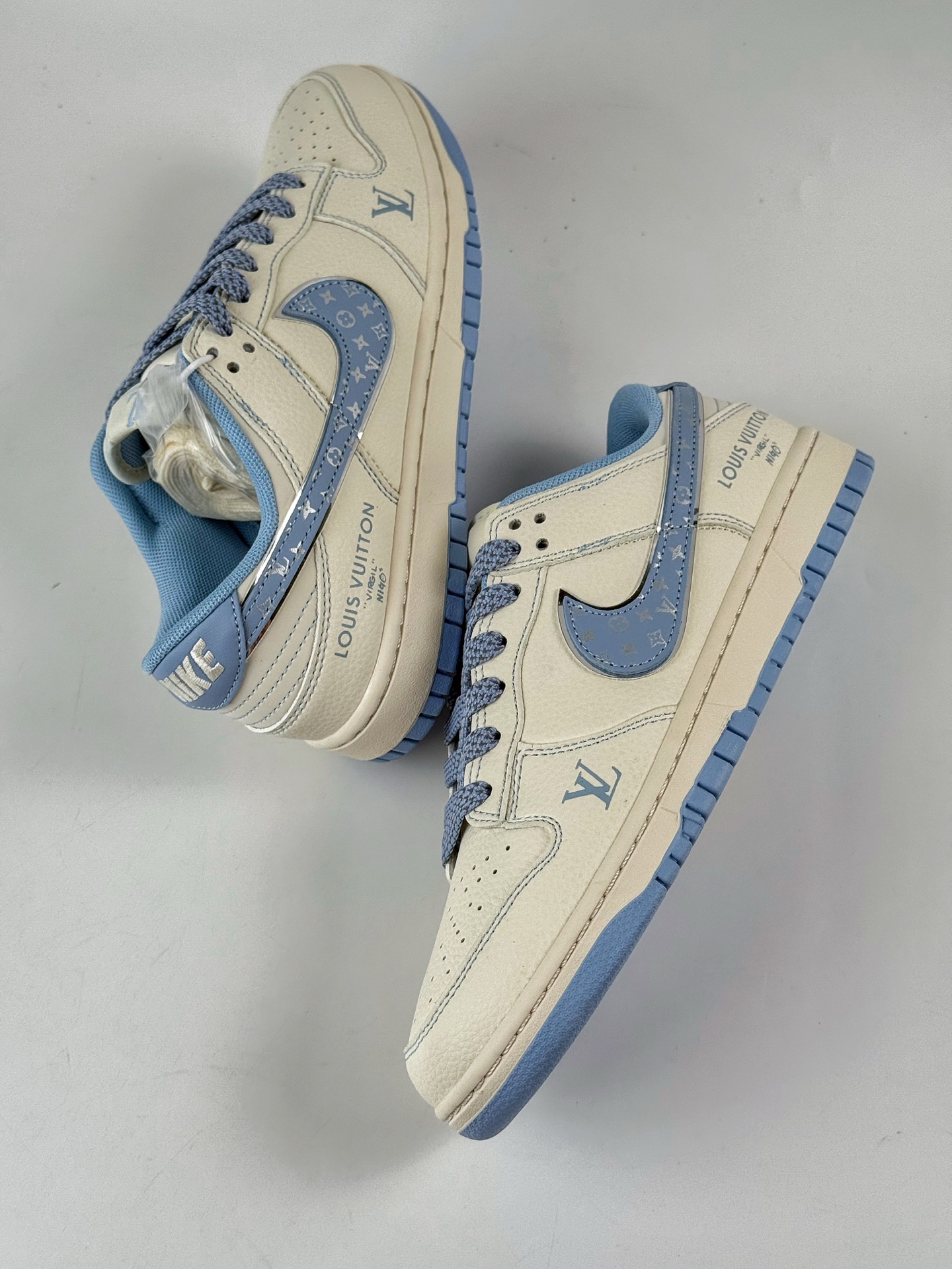 260 Nike SB Dunk Low x Louis Vuitton 白蓝满天星 JY6988-109