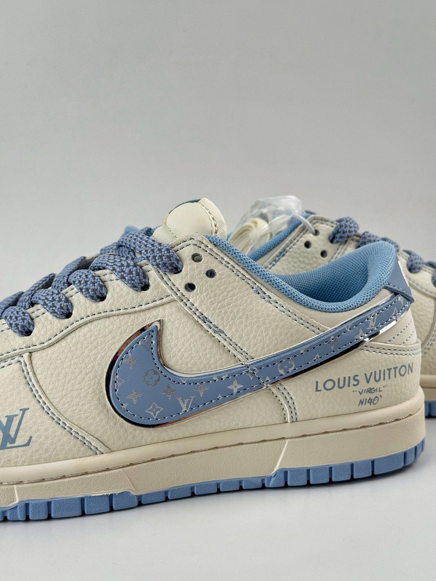 260 Nike SB Dunk Low x Louis Vuitton 白蓝满天星 JY6988-109