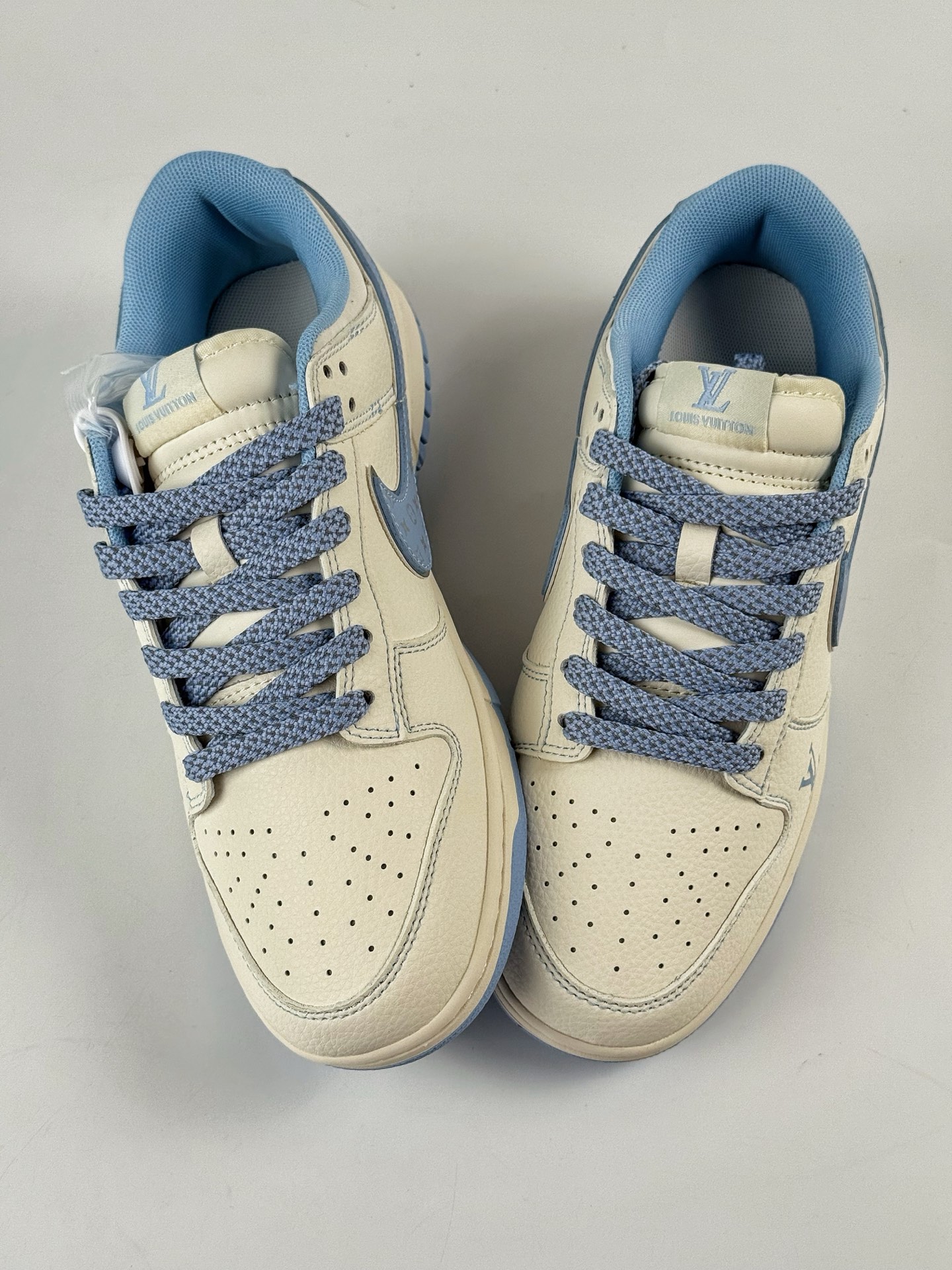 260 Nike SB Dunk Low x Louis Vuitton 白蓝满天星 JY6988-109