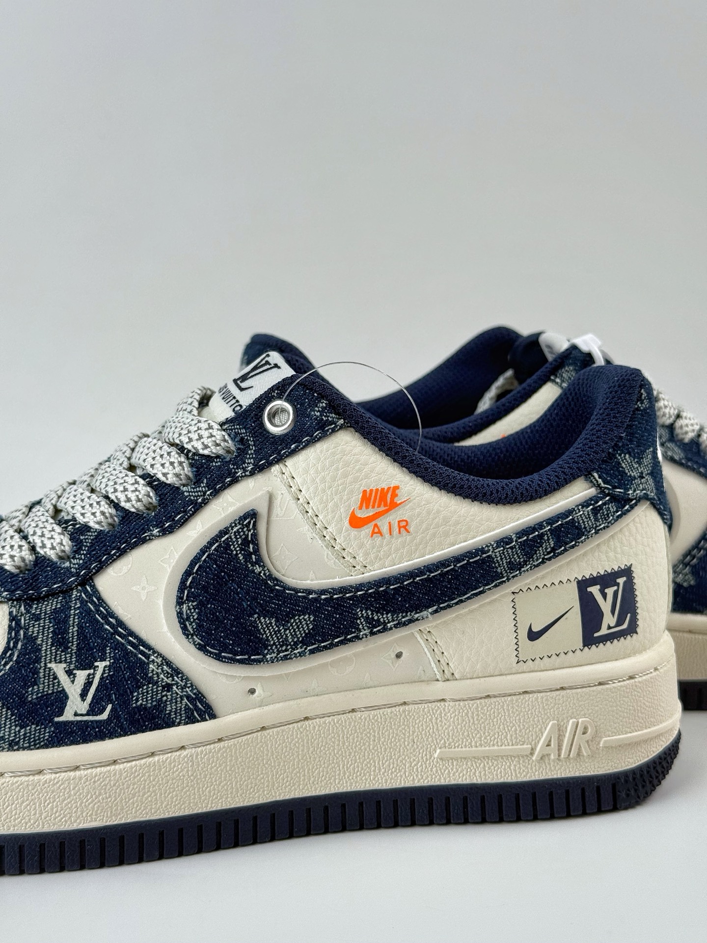 260 Nike Air Force 1 Low 07 x Louis Vuitton 蓝白小勾满天星 YX5066-355