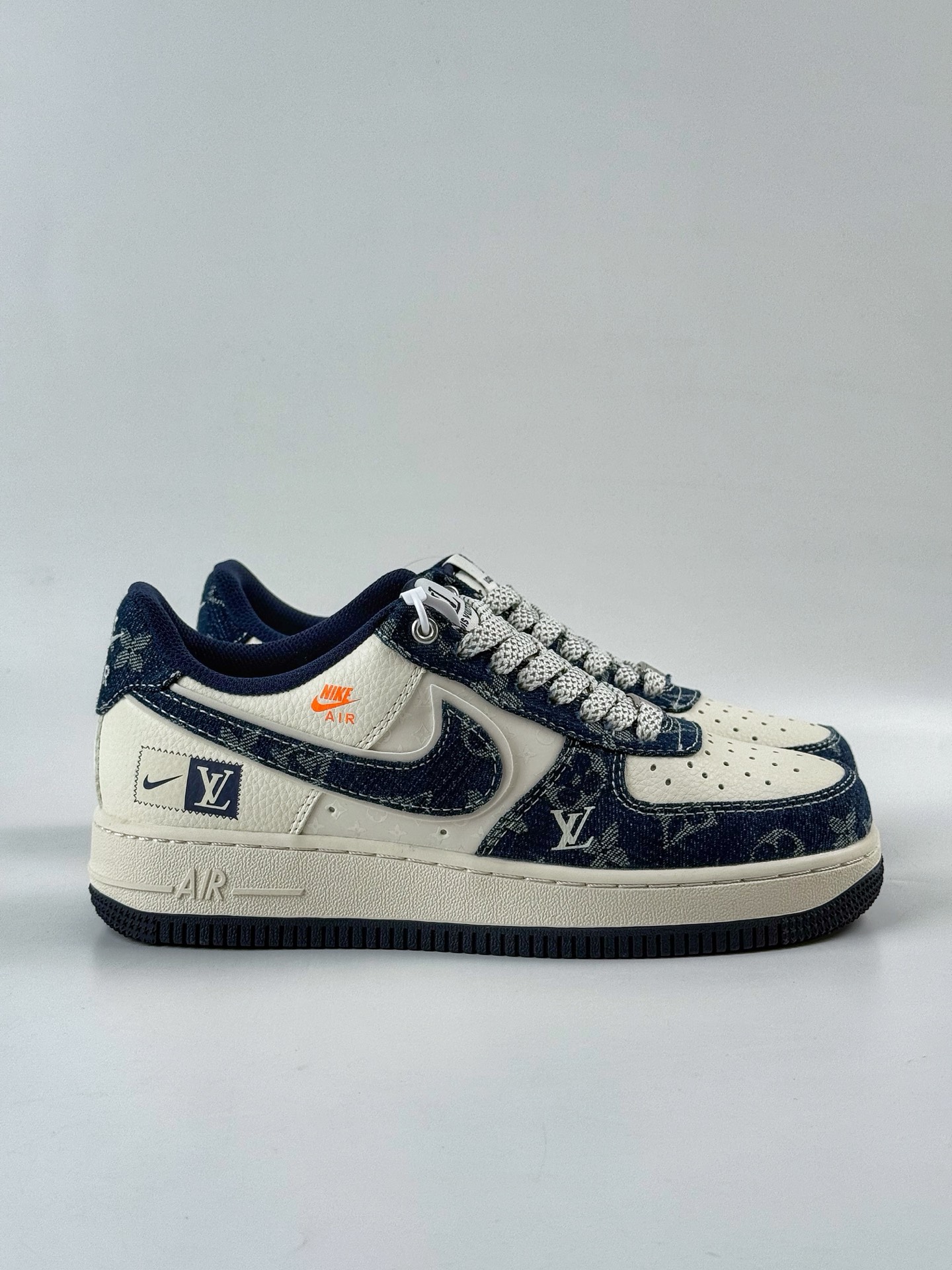260 Nike Air Force 1 Low 07 x Louis Vuitton 蓝白小勾满天星 YX5066-355