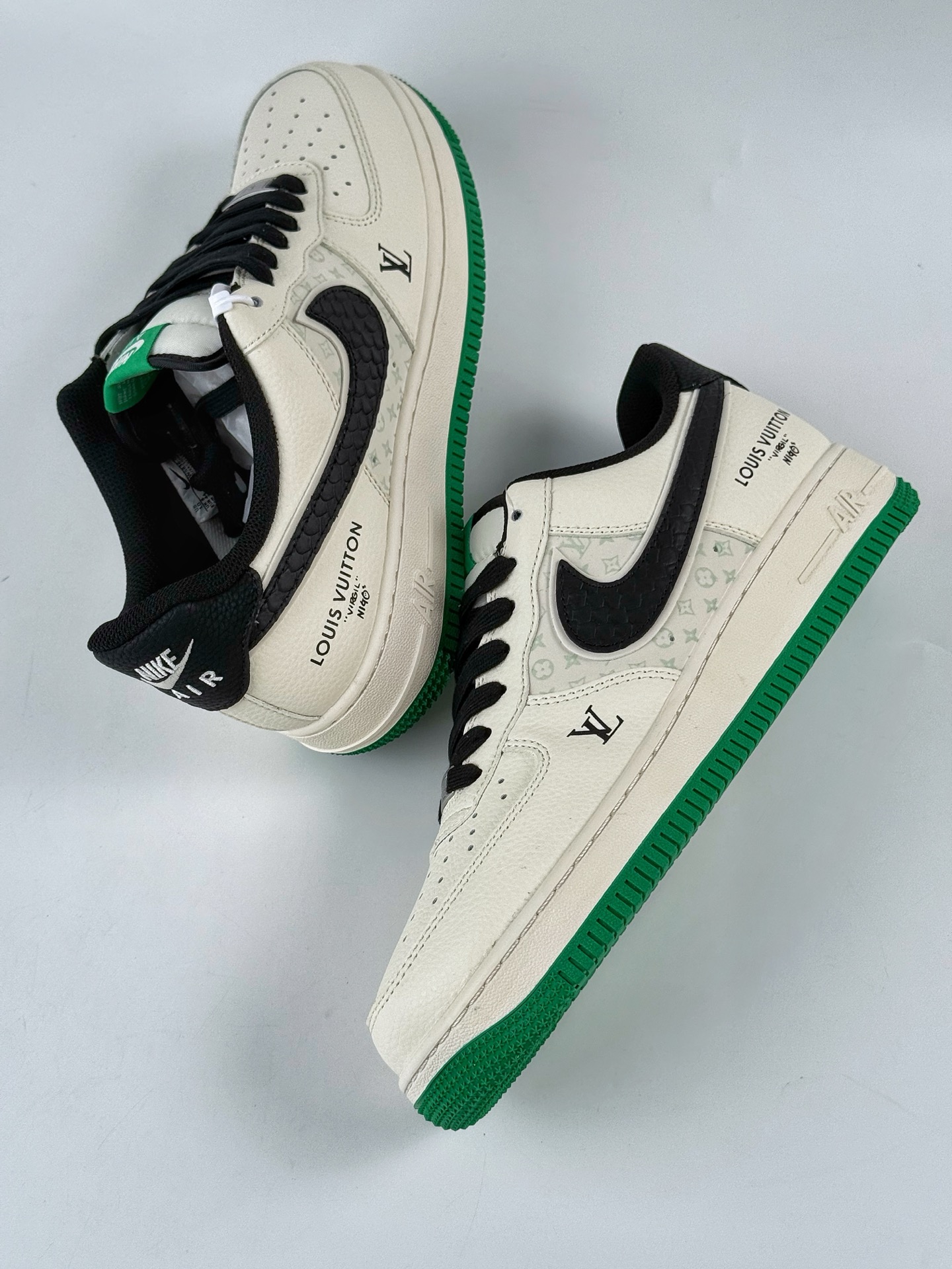 260 Nike Air Force 1 Low 07 x Louis Vuitton 白黑绿 QW5836-008