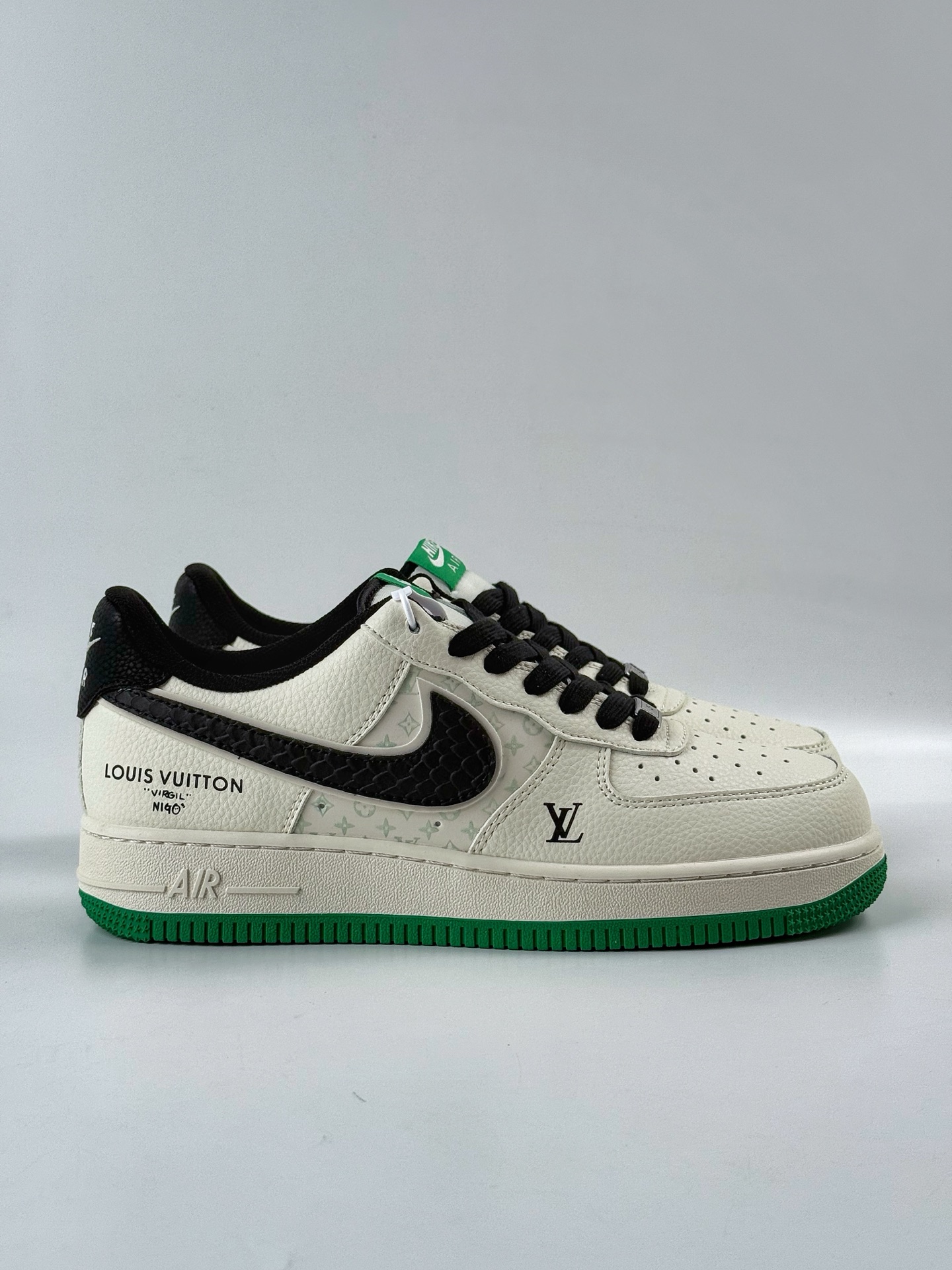 260 Nike Air Force 1 Low 07 x Louis Vuitton 白黑绿 QW5836-008
