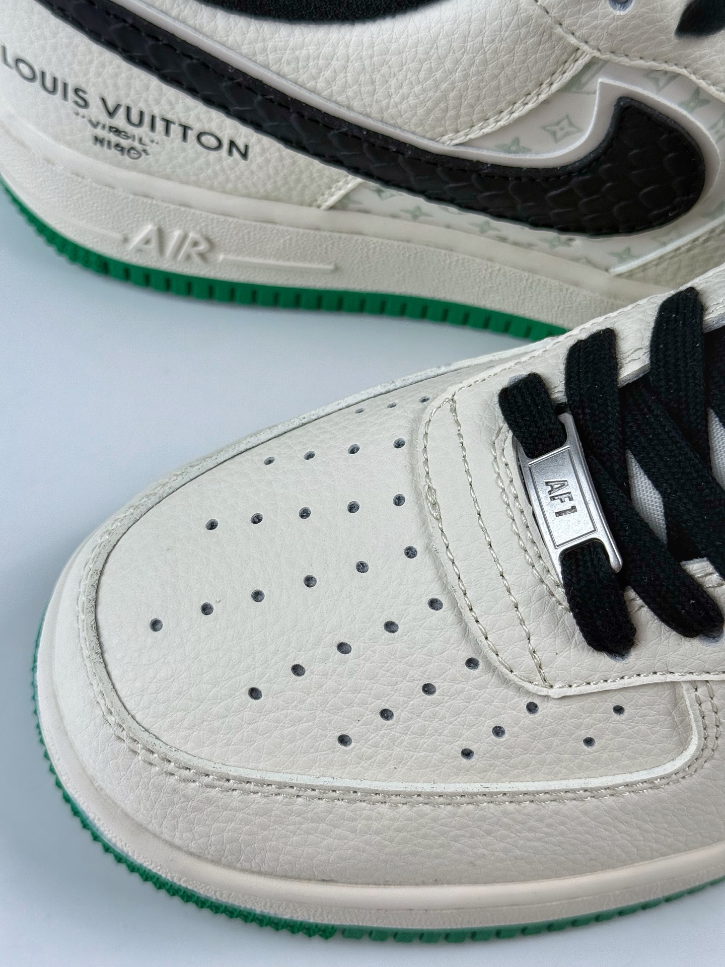 260 Nike Air Force 1 Low 07 x Louis Vuitton 白黑绿 QW5836-008
