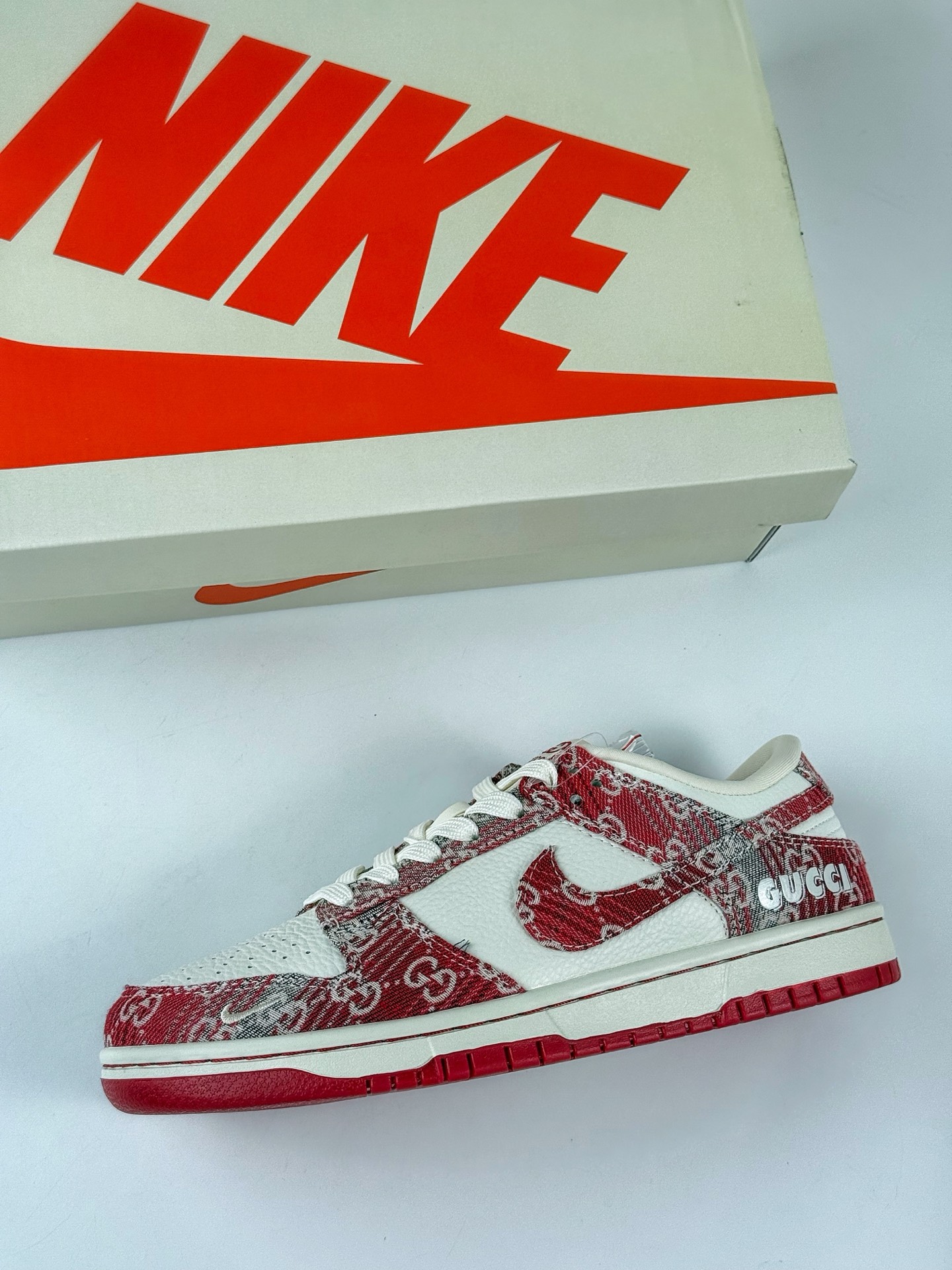 280 Nike SB Dunk Low x GUCCI 红白小勾 SC9207-417-Chinese UA Cheap High Quatity Brand Clothes Bags handbags Sneakers wholesale wholesaler seller from China Factory suppliers Fashion Clothing Shoes best Quality Beautiful Price 280 Nike SB Dunk Low x GUCCI 红白小勾 SC9207-417