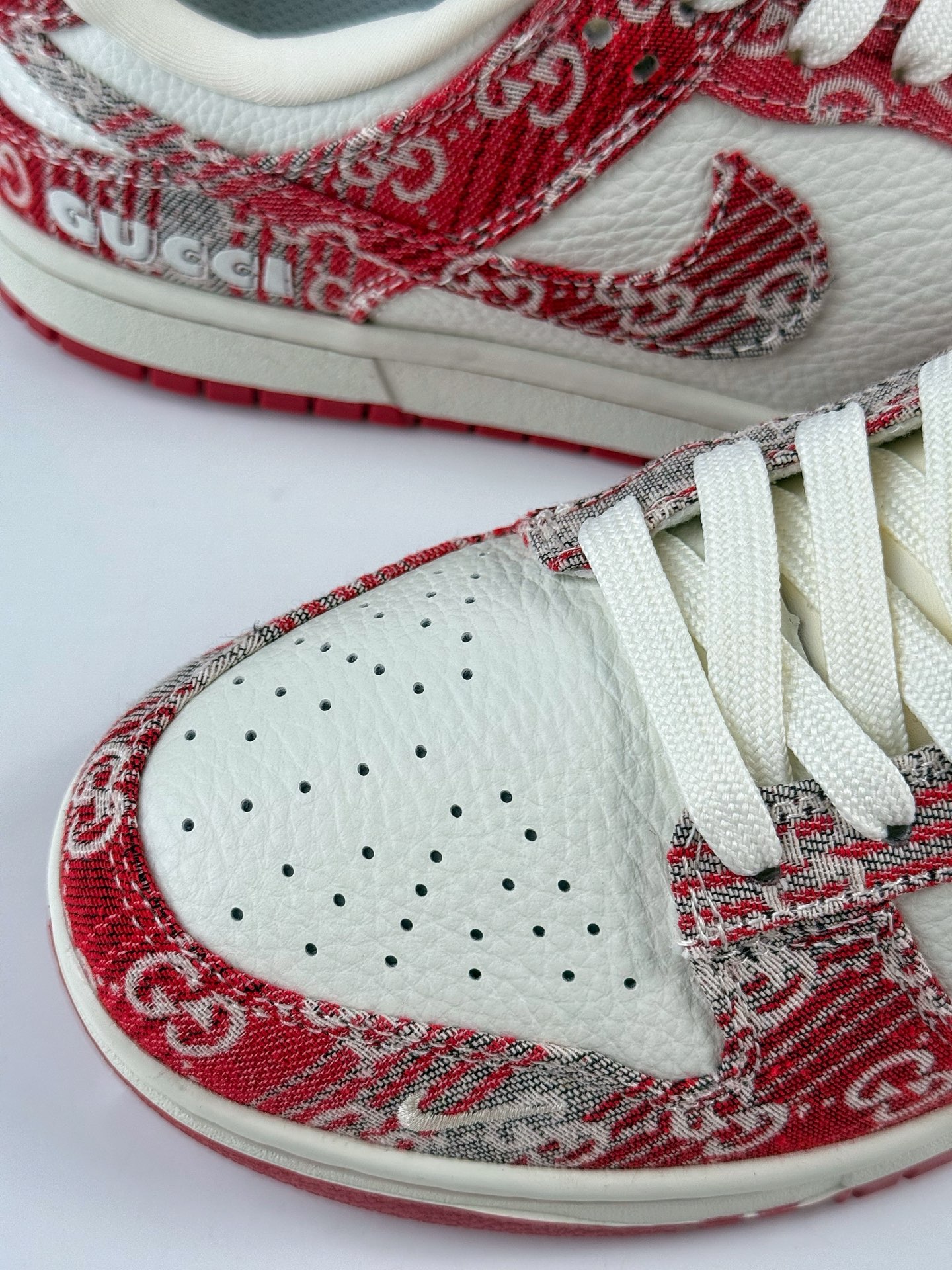 280 Nike SB Dunk Low x GUCCI 红白小勾 SC9207-417-Chinese UA Cheap High Quatity Brand Clothes Bags handbags Sneakers wholesale wholesaler seller from China Factory suppliers Fashion Clothing Shoes best Quality Beautiful Price 280 Nike SB Dunk Low x GUCCI 红白小勾 SC9207-417