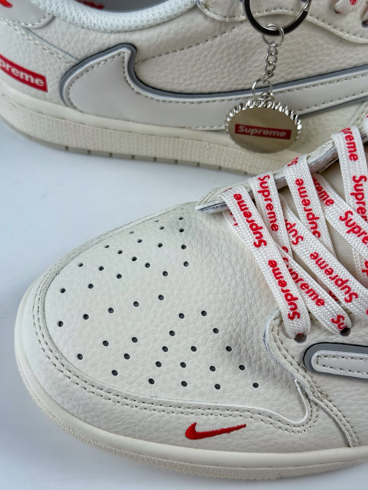 280 Travis Scott x Nike Air Jordan 1 Low x Supreme Air Jordan 1 Low 反转米白红小勾倒钩 XX3168-188