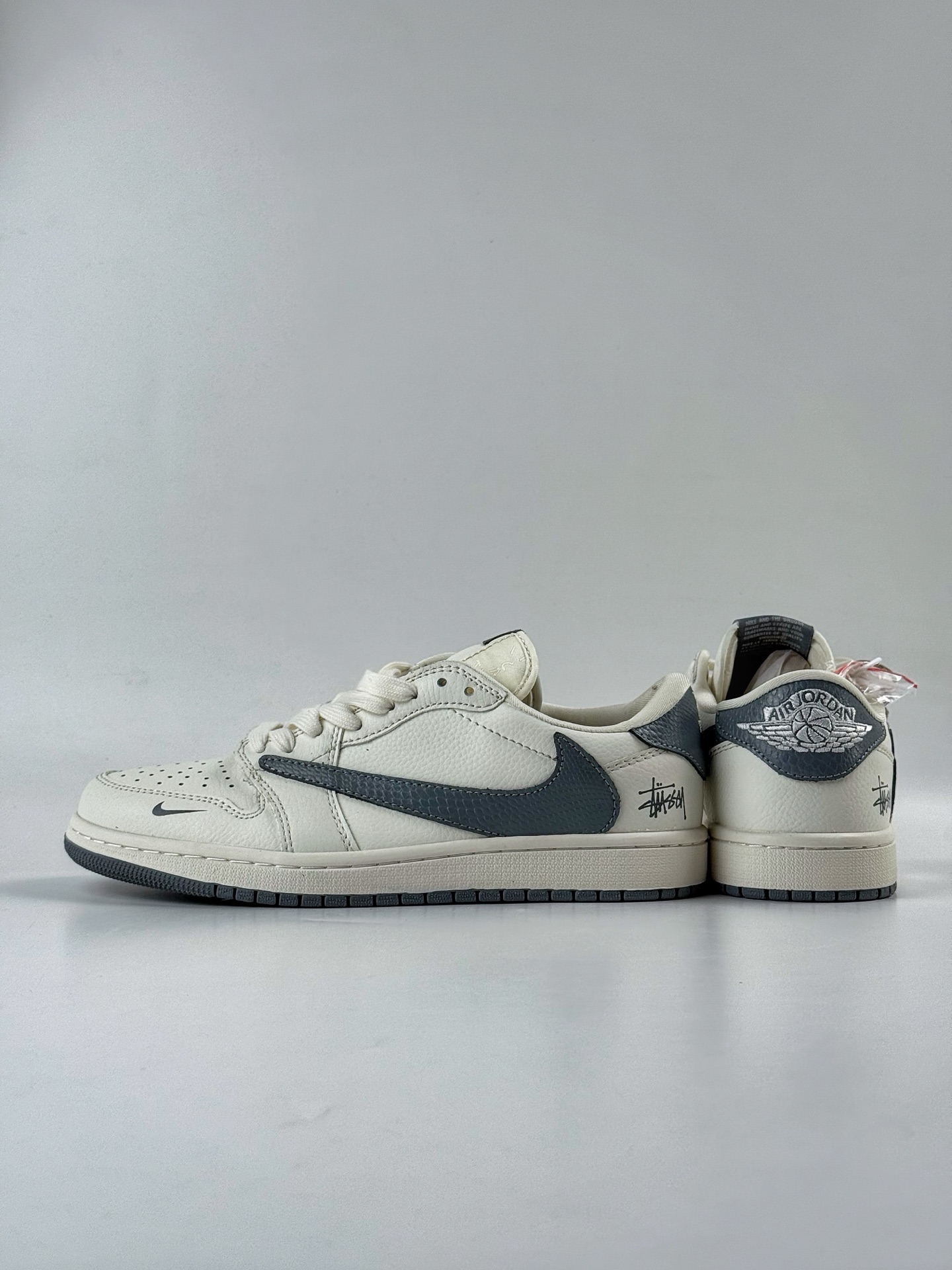 220 Travis Scott x Nike Air Jordan 1 Low x Stussy Air Jordan 1 Low 反转白灰小勾倒钩 JW1188-133