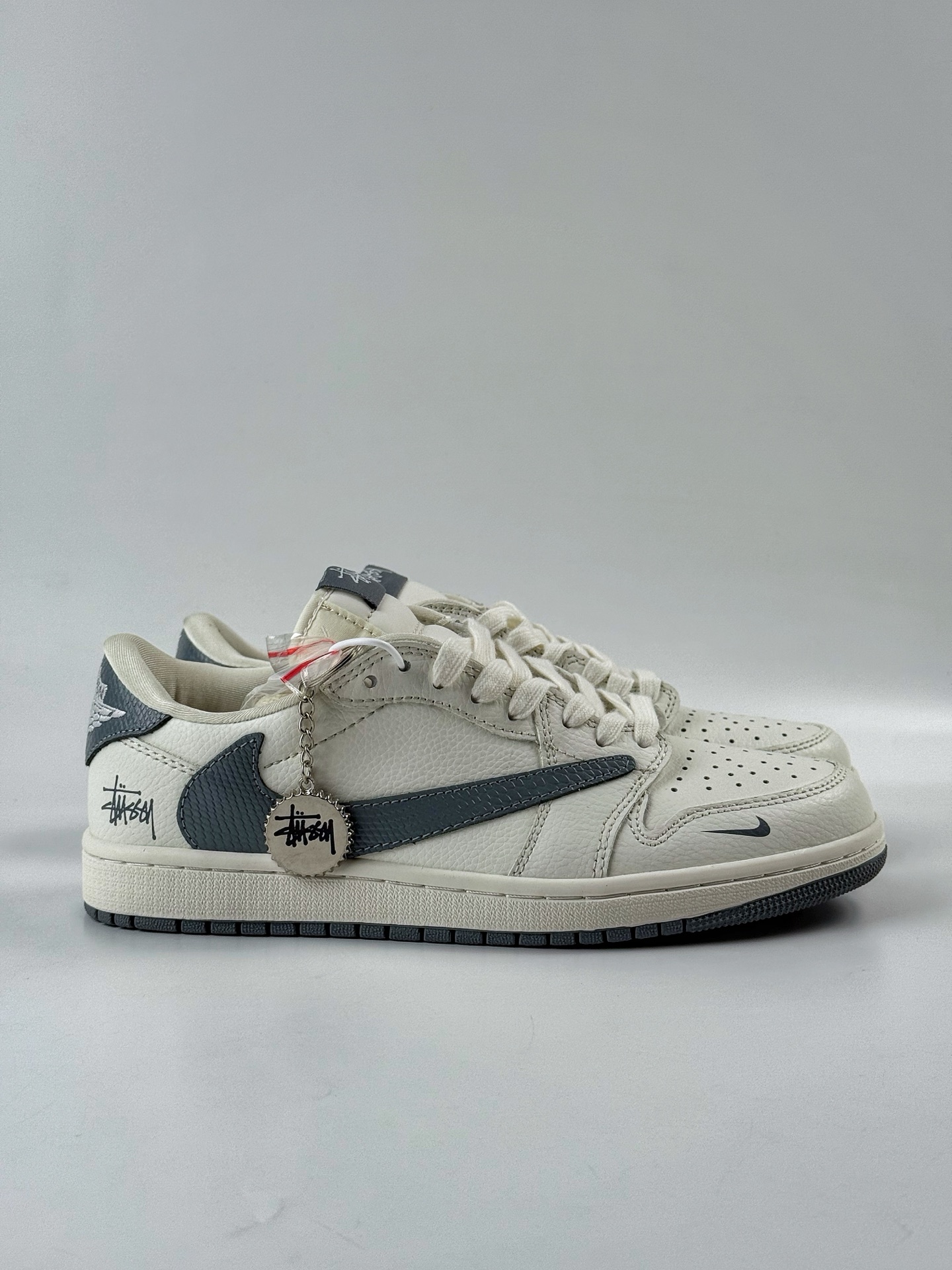 220 Travis Scott x Nike Air Jordan 1 Low x Stussy Air Jordan 1 Low 反转白灰小勾倒钩 JW1188-133