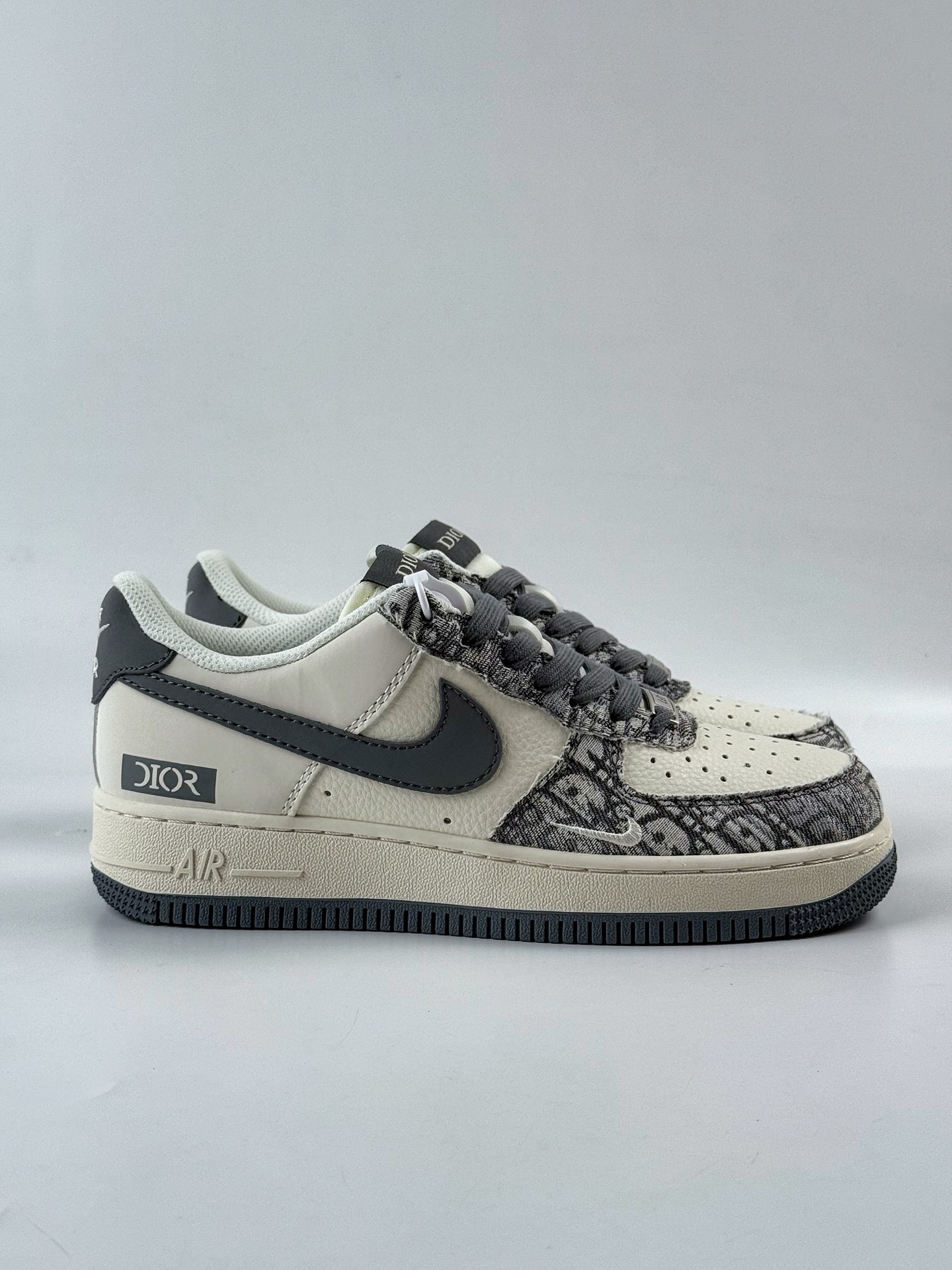 260 Nike Air Force 1 Low 07 x DIOR 黑白小勾 XS1958-580