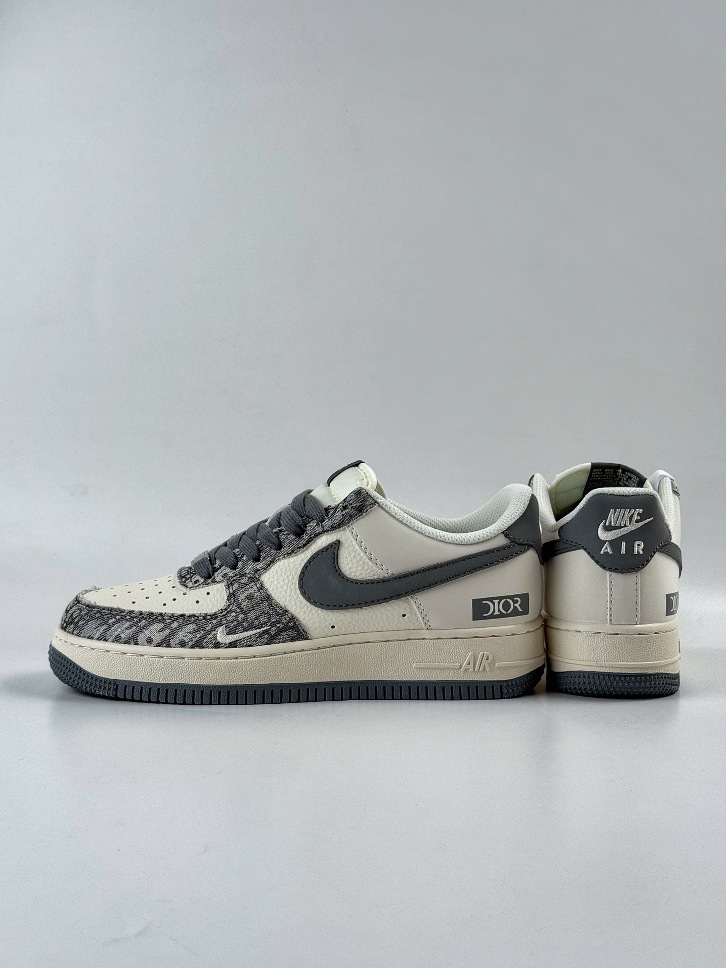 260 Nike Air Force 1 Low 07 x DIOR 黑白小勾 XS1958-580