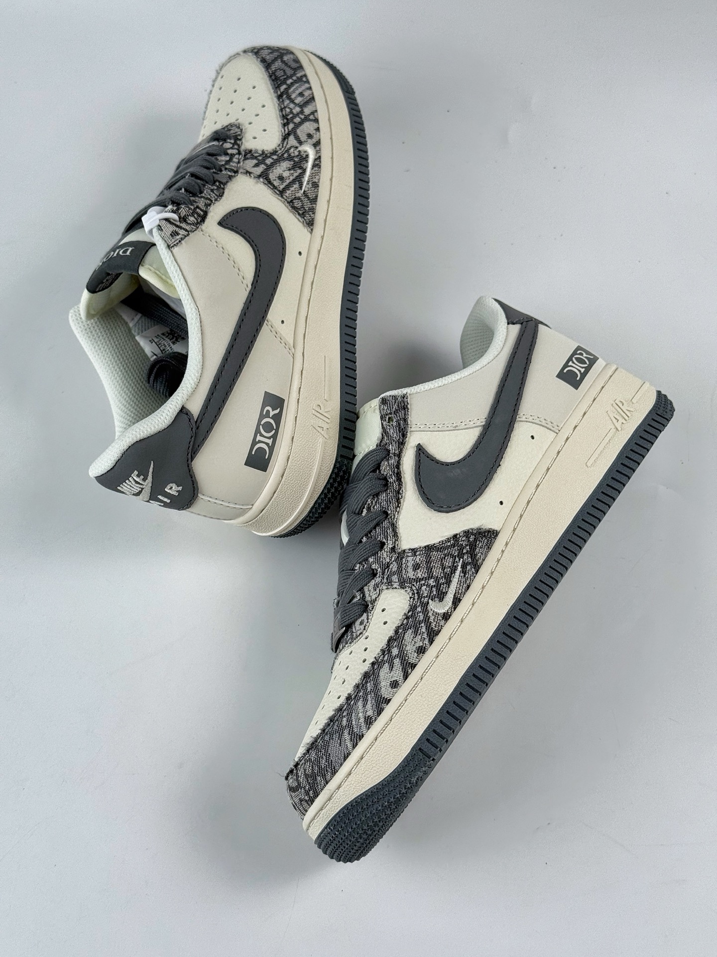 260 Nike Air Force 1 Low 07 x DIOR 黑白小勾 XS1958-580