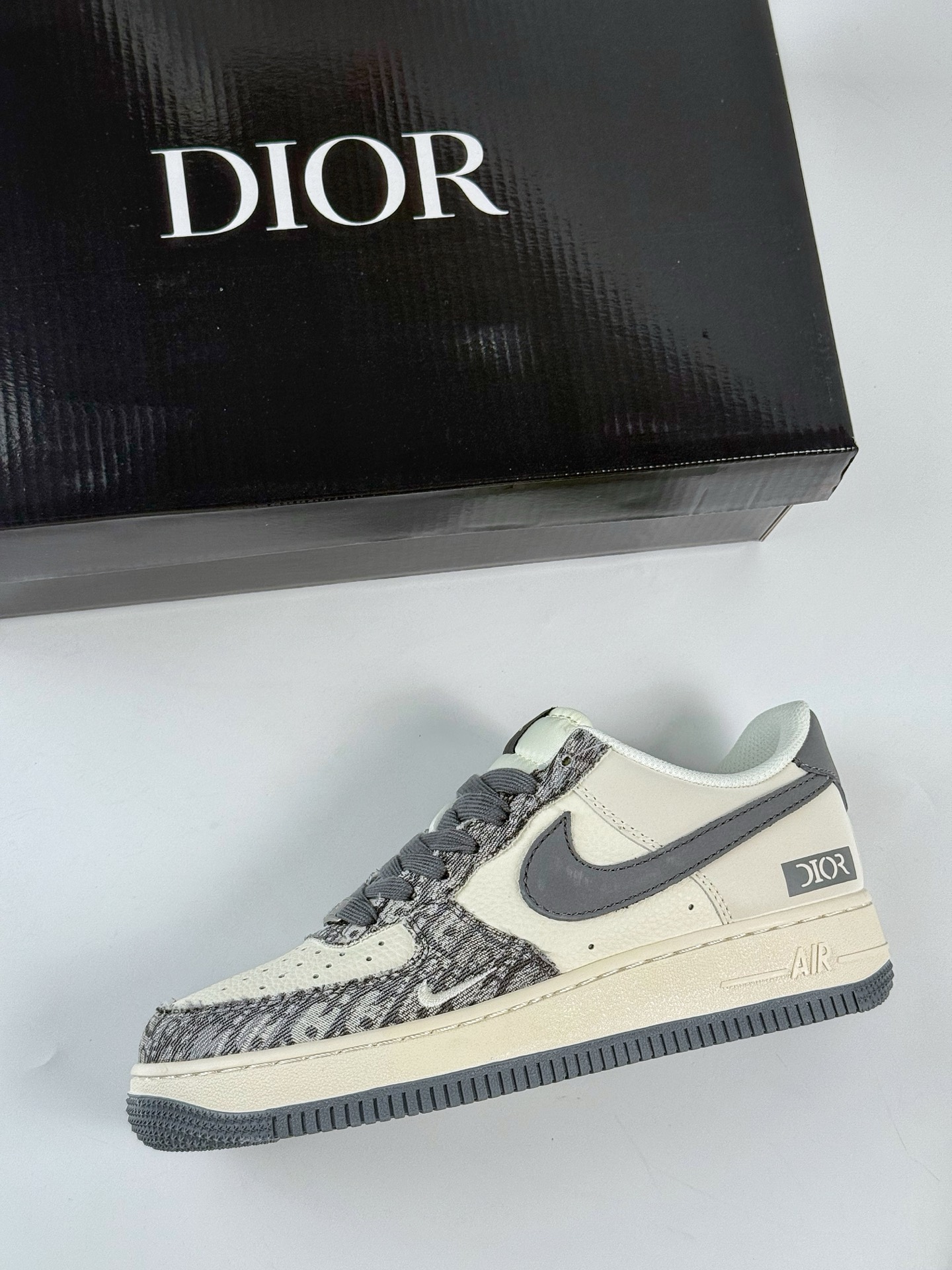 260 Nike Air Force 1 Low 07 x DIOR 黑白小勾 XS1958-580