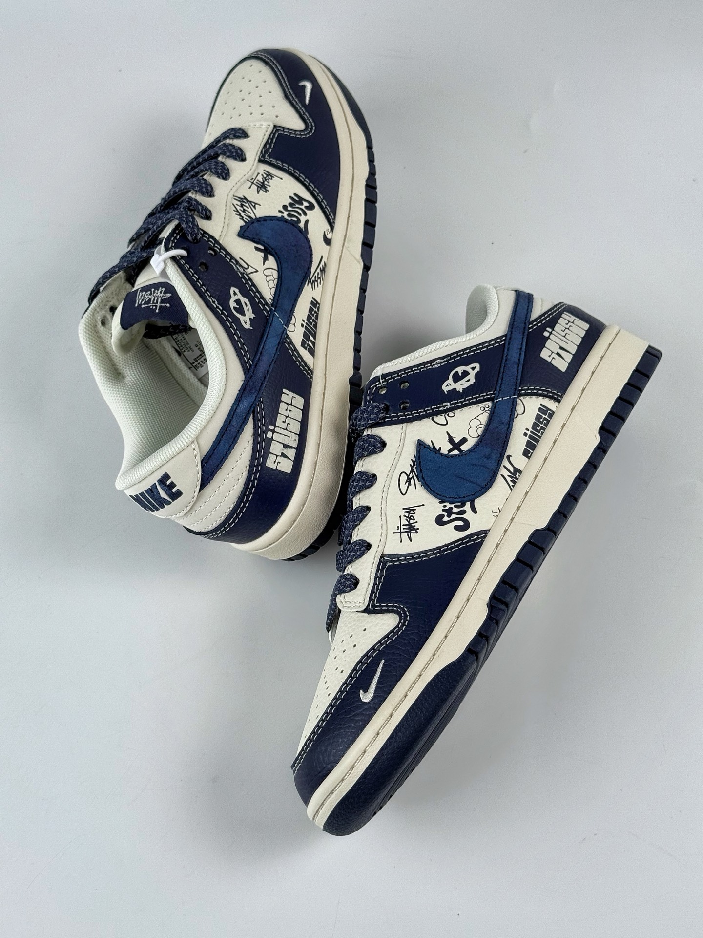 280 Nike SB Dunk Low x Stussy 蓝白小勾满天星 XS6089-589-Chinese UA Cheap High Quatity Brand Clothes Bags handbags Sneakers wholesale wholesaler seller from China Factory suppliers Fashion Clothing Shoes best Quality Beautiful Price 280 Nike SB Dunk Low x Stussy 蓝白小勾满天星 XS6089-589