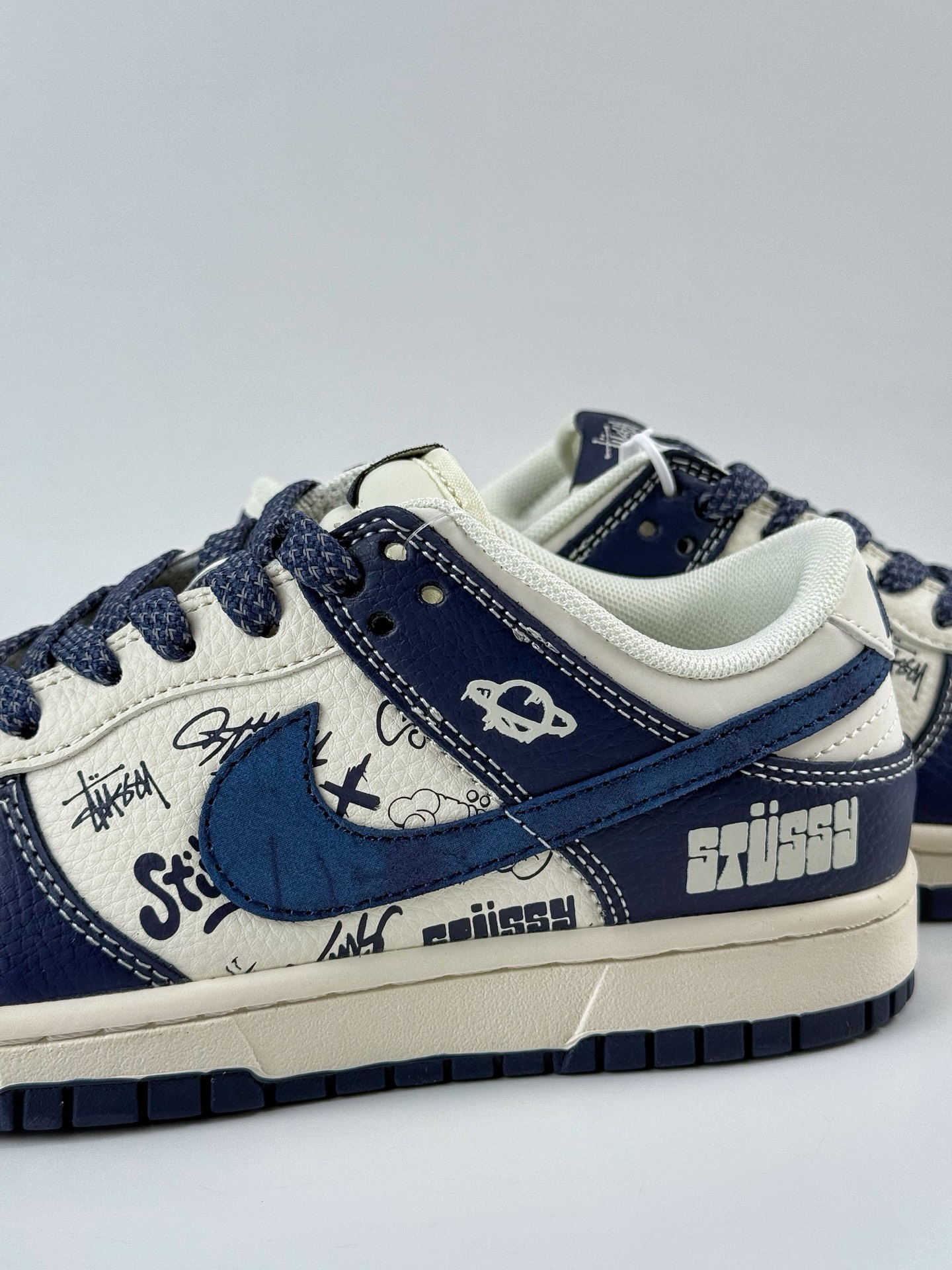 280 Nike SB Dunk Low x Stussy 蓝白小勾满天星 XS6089-589-Chinese UA Cheap High Quatity Brand Clothes Bags handbags Sneakers wholesale wholesaler seller from China Factory suppliers Fashion Clothing Shoes best Quality Beautiful Price 280 Nike SB Dunk Low x Stussy 蓝白小勾满天星 XS6089-589
