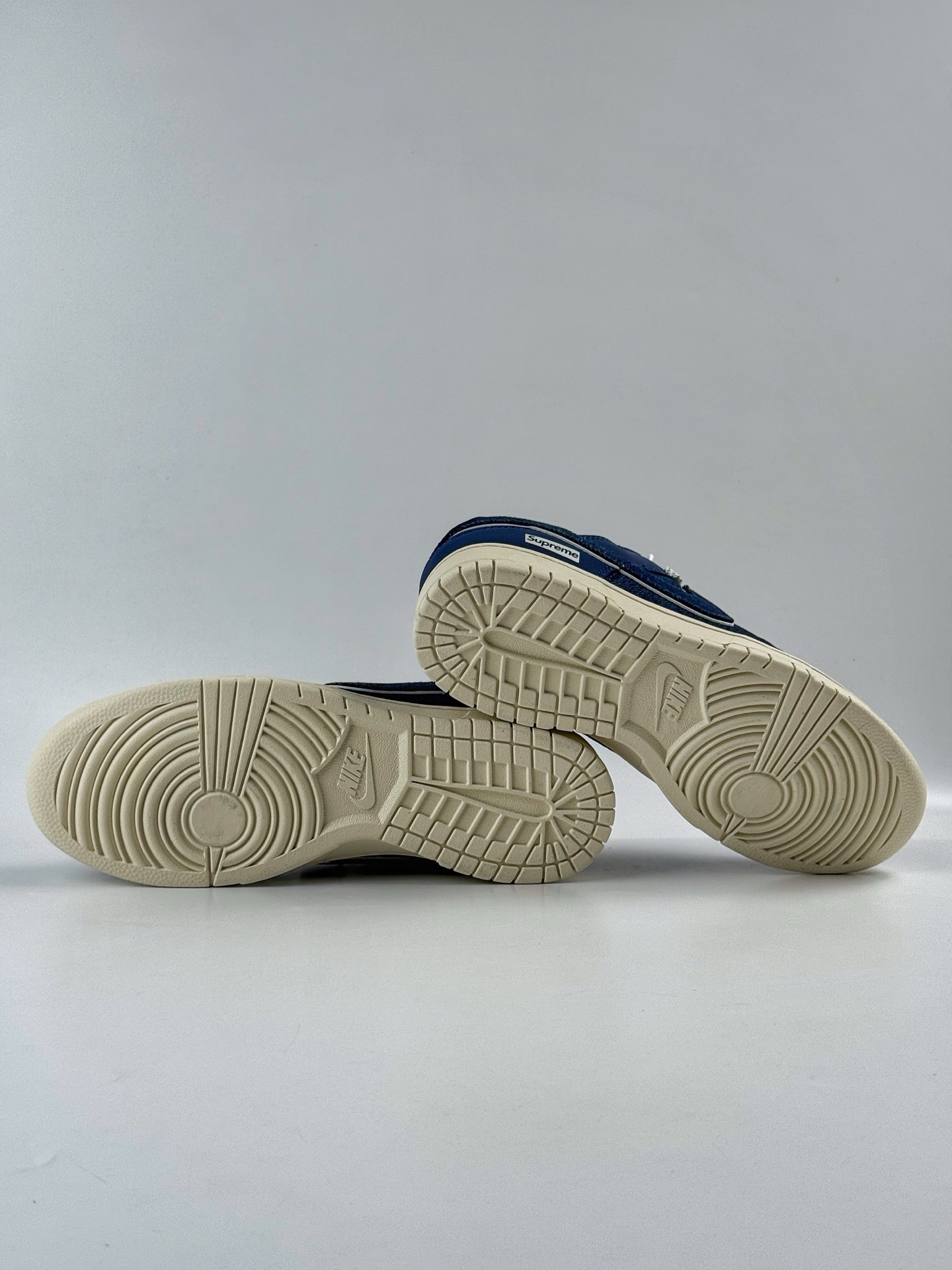 260 Nike SB Dunk Low x Supreme 蓝黑小勾满天星 XD1588-222-Chinese UA Cheap High Quatity Brand Clothes Bags handbags Sneakers wholesale wholesaler seller from China Factory suppliers Fashion Clothing Shoes best Quality Beautiful Price 260 Nike SB Dunk Low x Supreme 蓝黑小勾满天星 XD1588-222