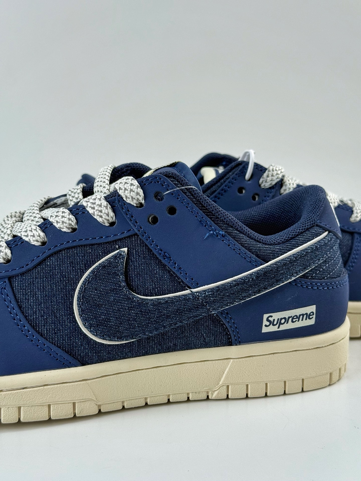 260 Nike SB Dunk Low x Supreme 蓝黑小勾满天星 XD1588-222-Chinese UA Cheap High Quatity Brand Clothes Bags handbags Sneakers wholesale wholesaler seller from China Factory suppliers Fashion Clothing Shoes best Quality Beautiful Price 260 Nike SB Dunk Low x Supreme 蓝黑小勾满天星 XD1588-222