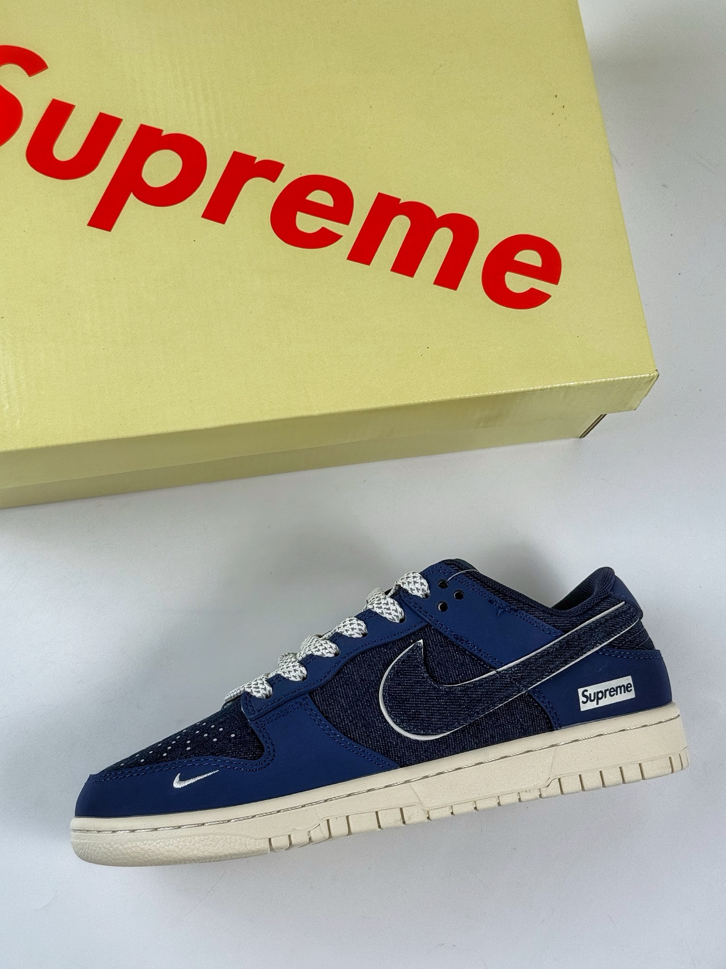 260 Nike SB Dunk Low x Supreme 蓝黑小勾满天星 XD1588-222-Chinese UA Cheap High Quatity Brand Clothes Bags handbags Sneakers wholesale wholesaler seller from China Factory suppliers Fashion Clothing Shoes best Quality Beautiful Price 260 Nike SB Dunk Low x Supreme 蓝黑小勾满天星 XD1588-222