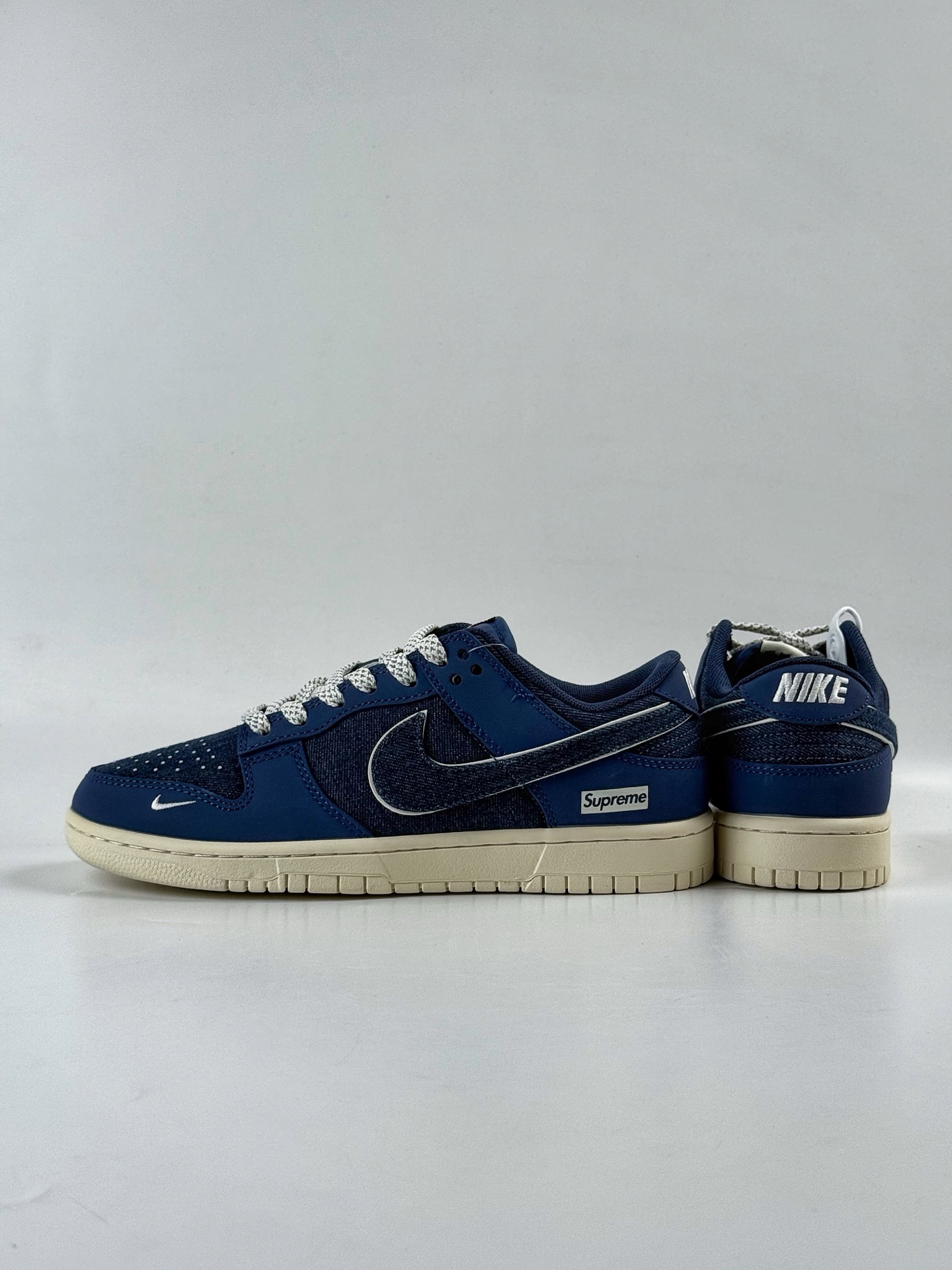 260 Nike SB Dunk Low x Supreme 蓝黑小勾满天星 XD1588-222-Chinese UA Cheap High Quatity Brand Clothes Bags handbags Sneakers wholesale wholesaler seller from China Factory suppliers Fashion Clothing Shoes best Quality Beautiful Price 260 Nike SB Dunk Low x Supreme 蓝黑小勾满天星 XD1588-222