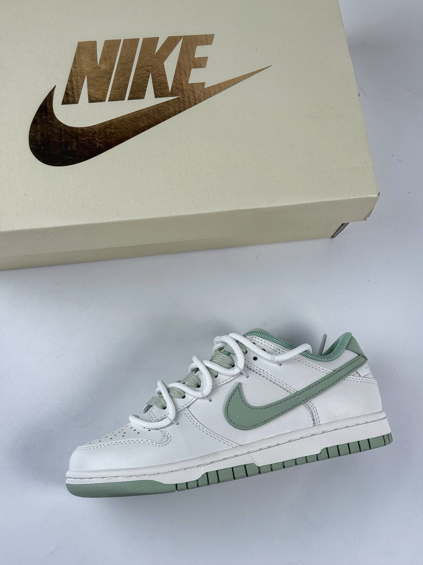 260 NIKE SB Dunk Low x Just Do It 白绿 WG0508-048-Chinese UA Cheap High Quatity Brand Clothes Bags handbags Sneakers wholesale wholesaler seller from China Factory suppliers Fashion Clothing Shoes best Quality Beautiful Price 260 NIKE SB Dunk Low x Just Do It 白绿 WG0508-048