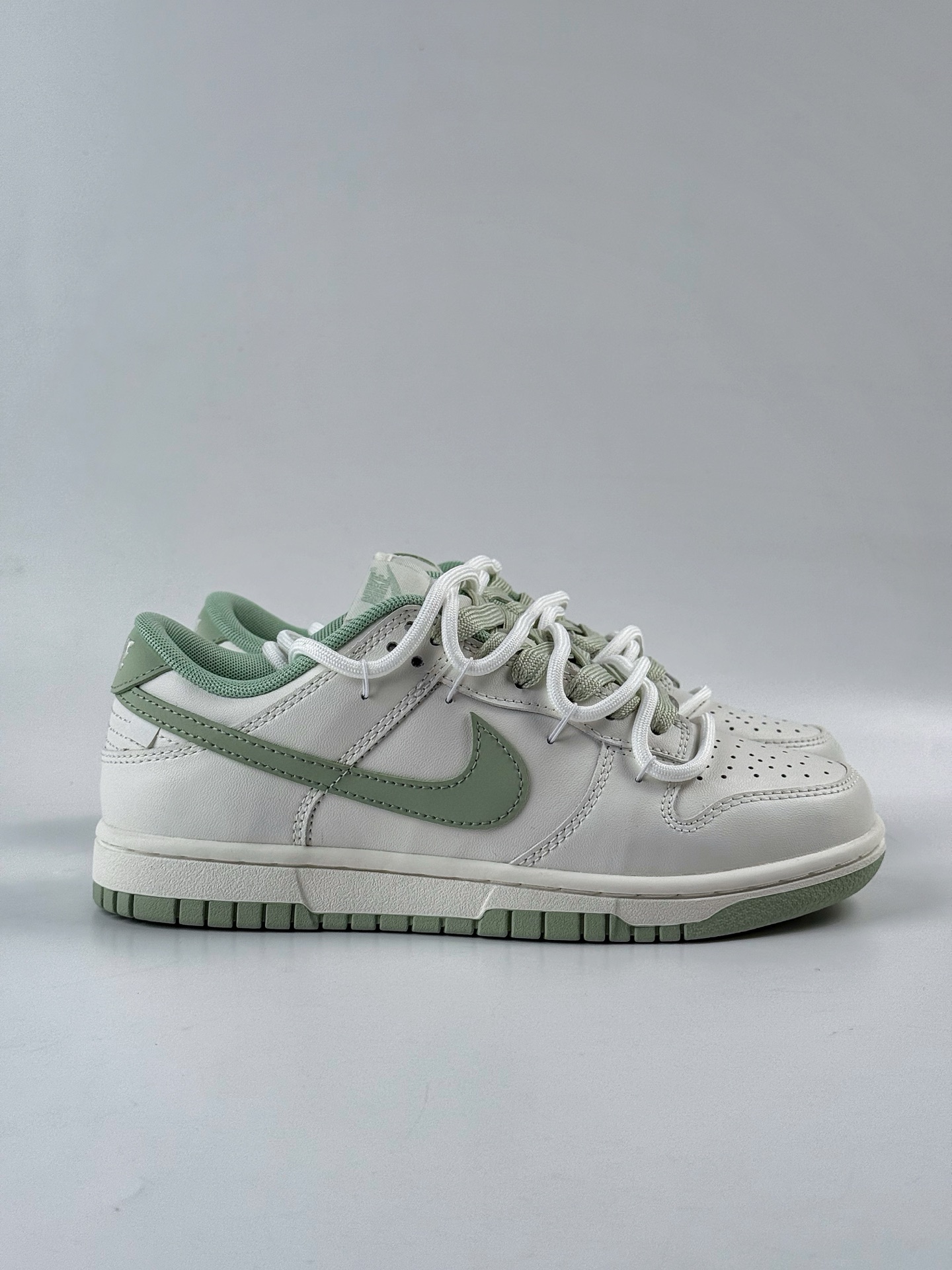 260 NIKE SB Dunk Low x Just Do It 白绿 WG0508-048-Chinese UA Cheap High Quatity Brand Clothes Bags handbags Sneakers wholesale wholesaler seller from China Factory suppliers Fashion Clothing Shoes best Quality Beautiful Price 260 NIKE SB Dunk Low x Just Do It 白绿 WG0508-048