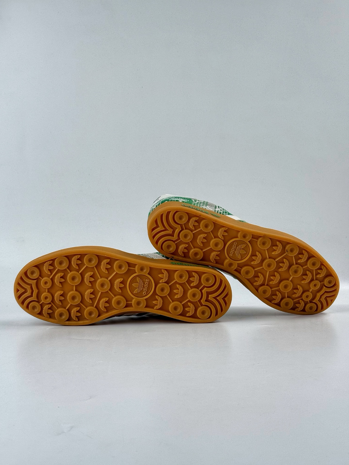 200 Adidas三叶草SAMBA OG x Louis Vuitton 白绿 休闲板鞋 SC9207-733