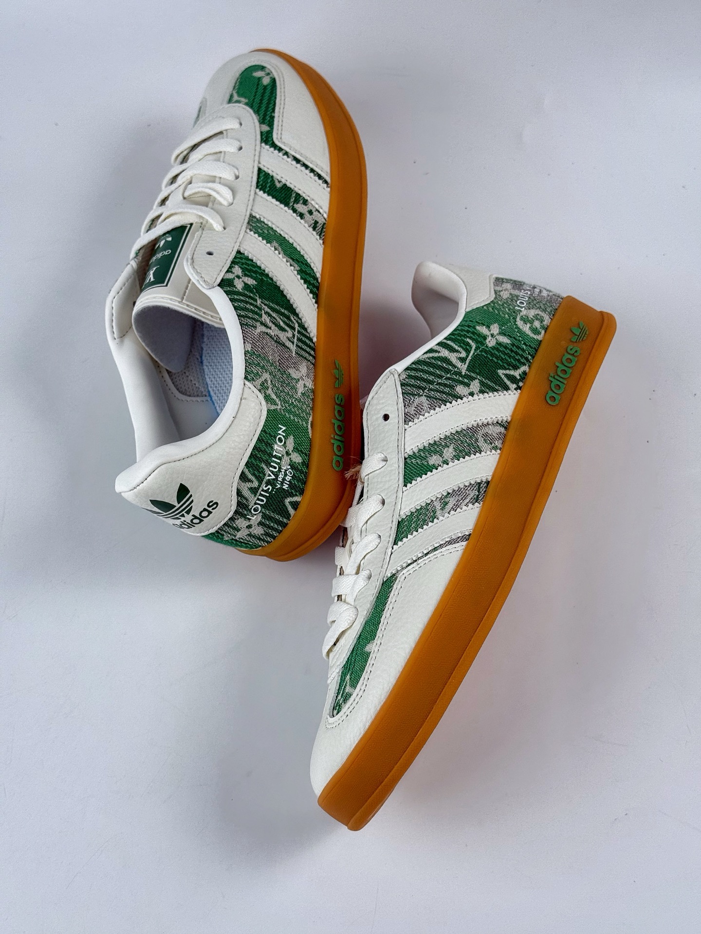 200 Adidas三叶草SAMBA OG x Louis Vuitton 白绿 休闲板鞋 SC9207-733