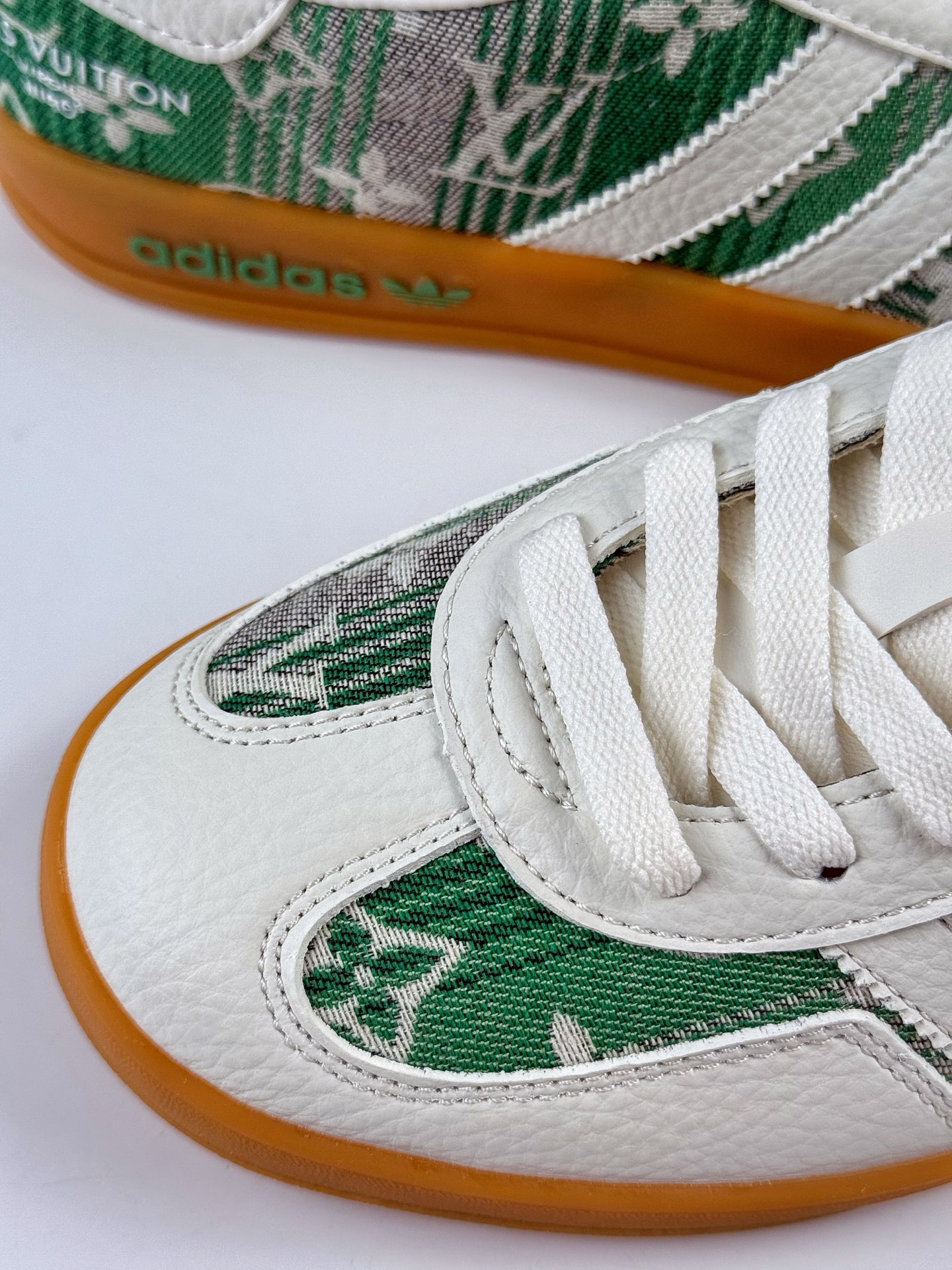200 Adidas三叶草SAMBA OG x Louis Vuitton 白绿 休闲板鞋 SC9207-733