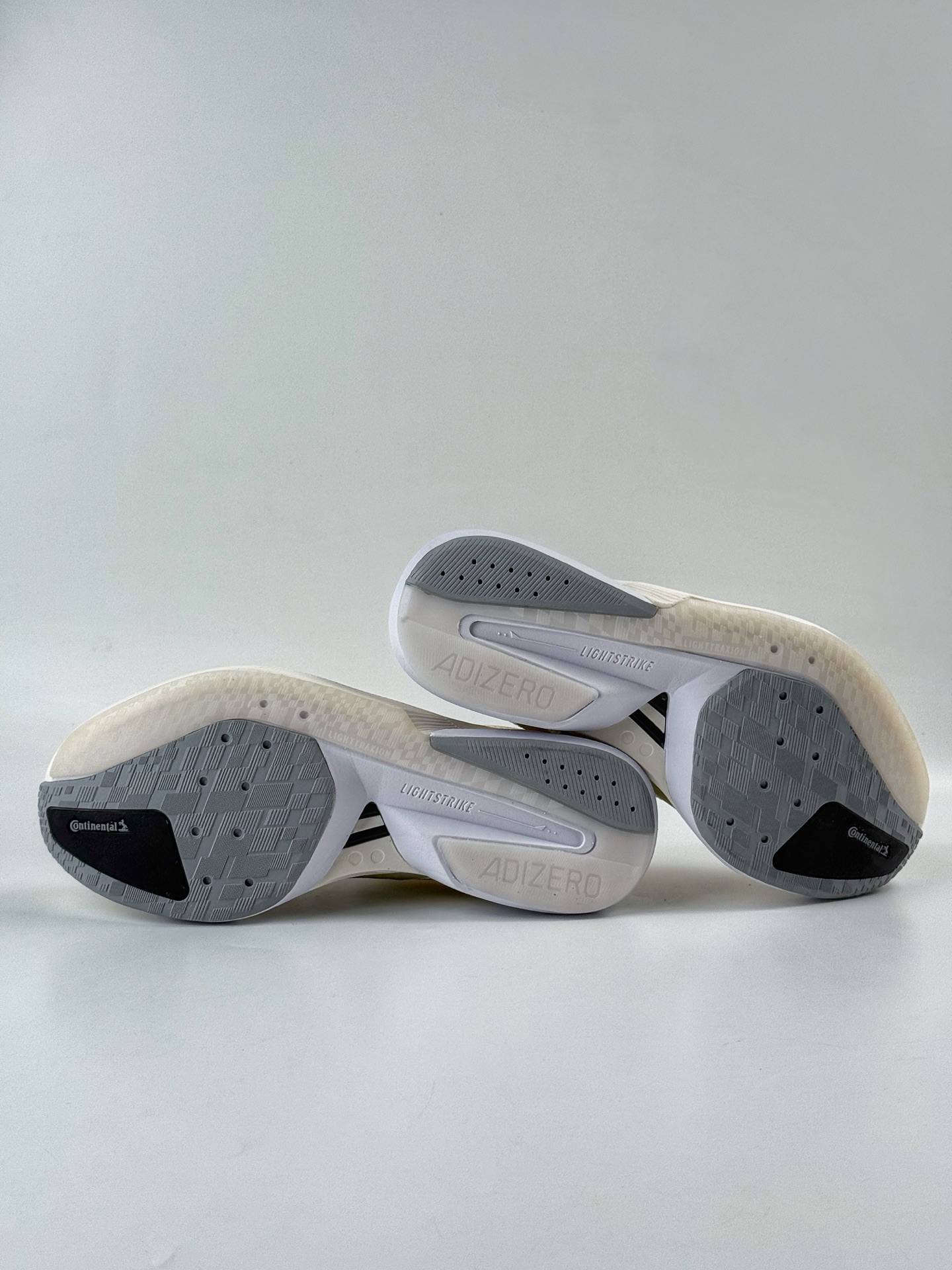 190 Adidas Adizero Boston 13 轻盈跑鞋 超轻发泡底 缓震透气跑步鞋 JS4947-Chinese UA Cheap High Quatity Brand Clothes Bags handbags Sneakers wholesale wholesaler seller from China Factory suppliers Fashion Clothing Shoes best Quality Beautiful Price 190 Adidas Adizero Boston 13 轻盈跑鞋 超轻发泡底 缓震透气跑步鞋 JS4947